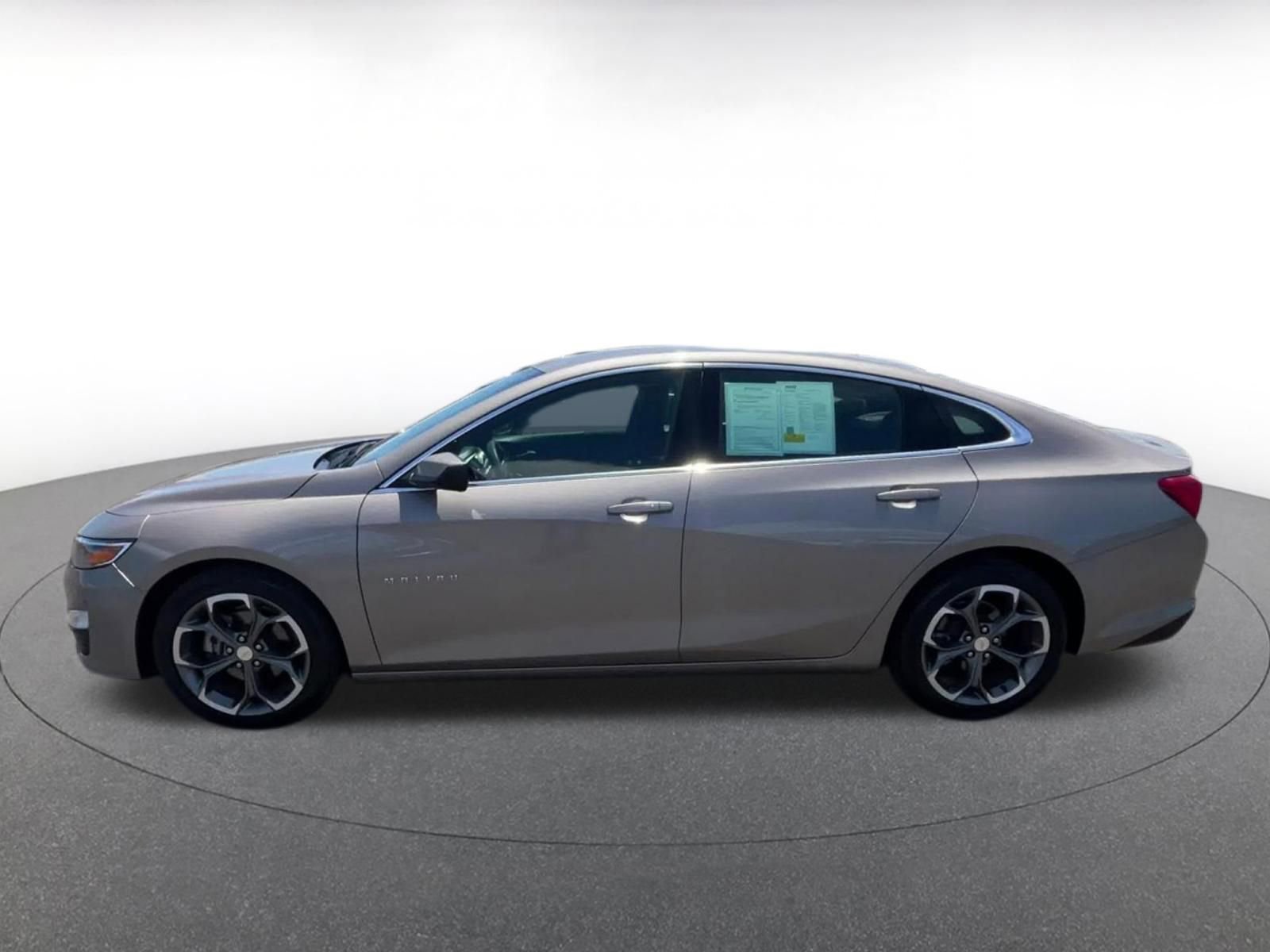 Thumbnail: 2023 Chevrolet Malibu - 9