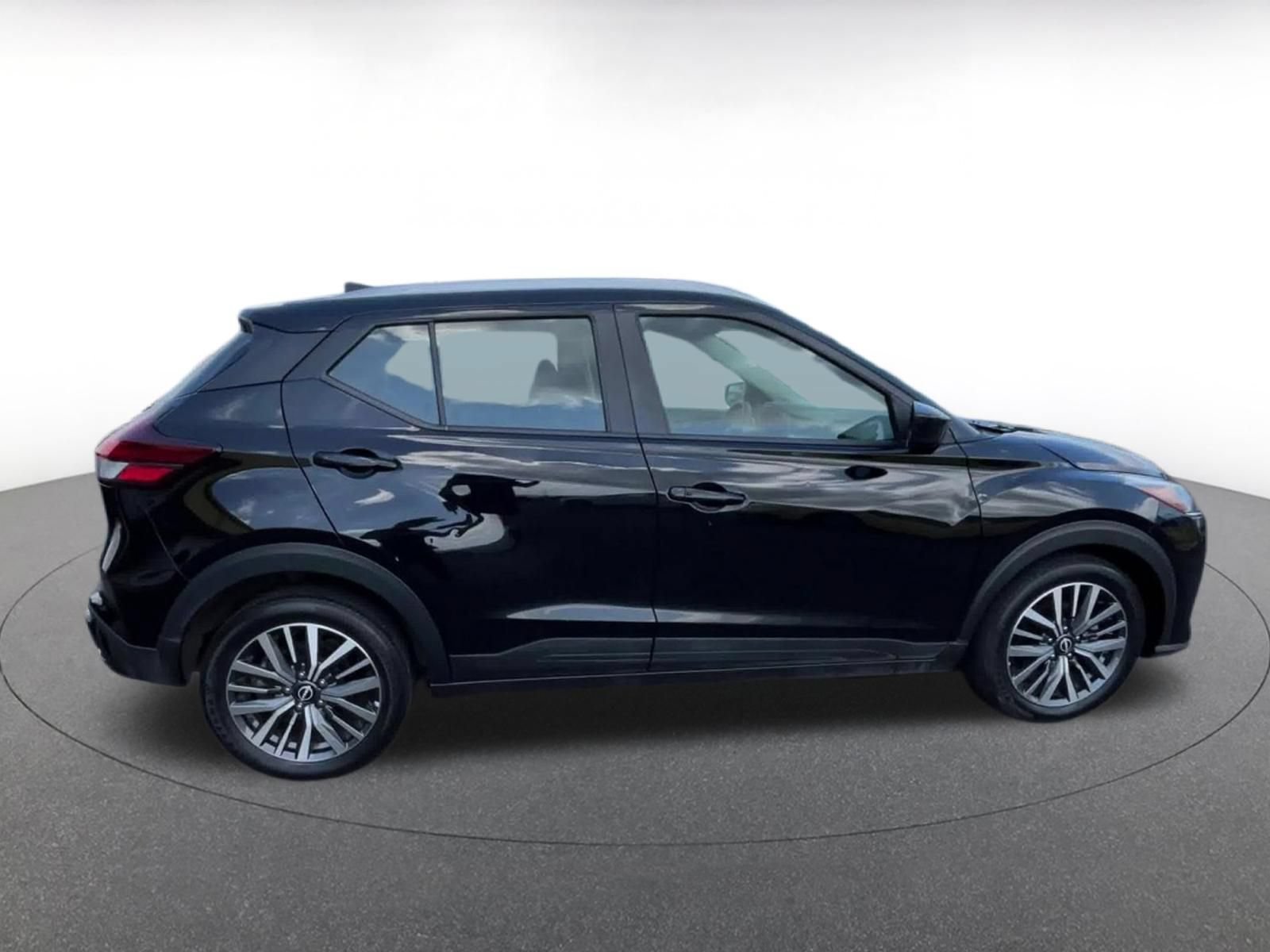 Thumbnail: 2024 Nissan Kicks - 15