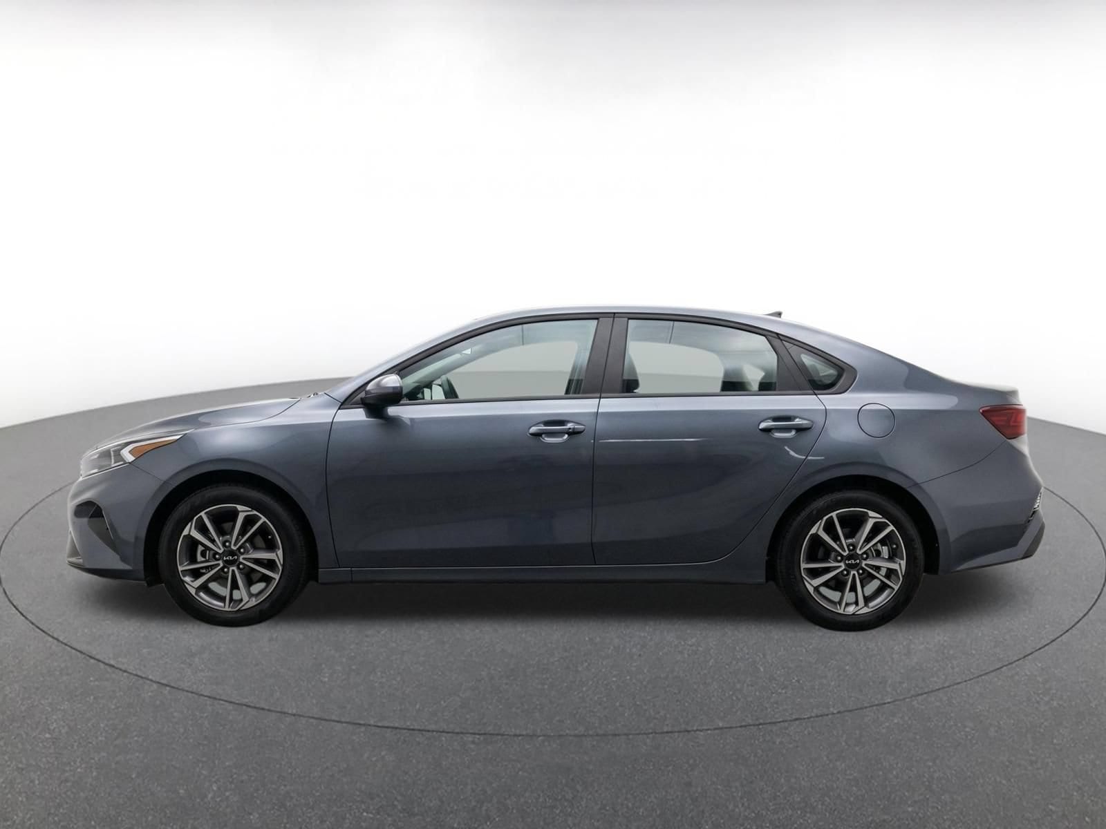 Thumbnail: 2024 Kia Forte - 4