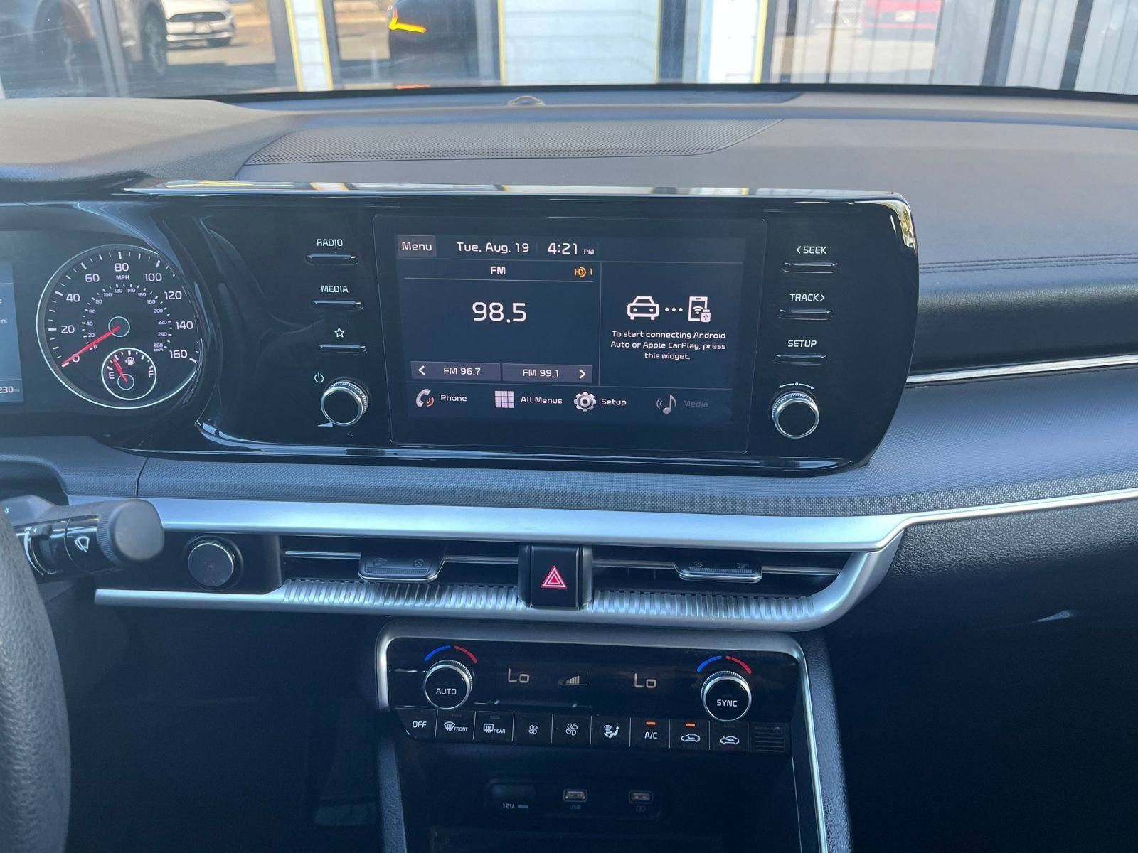 Thumbnail: 2023 Kia K5 - 18