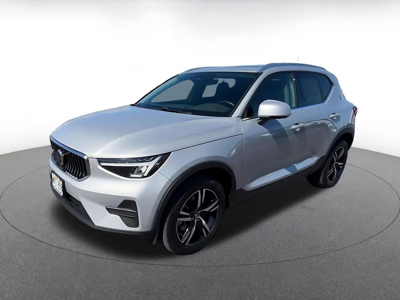 Thumbnail: 2024 Volvo XC40 - 8