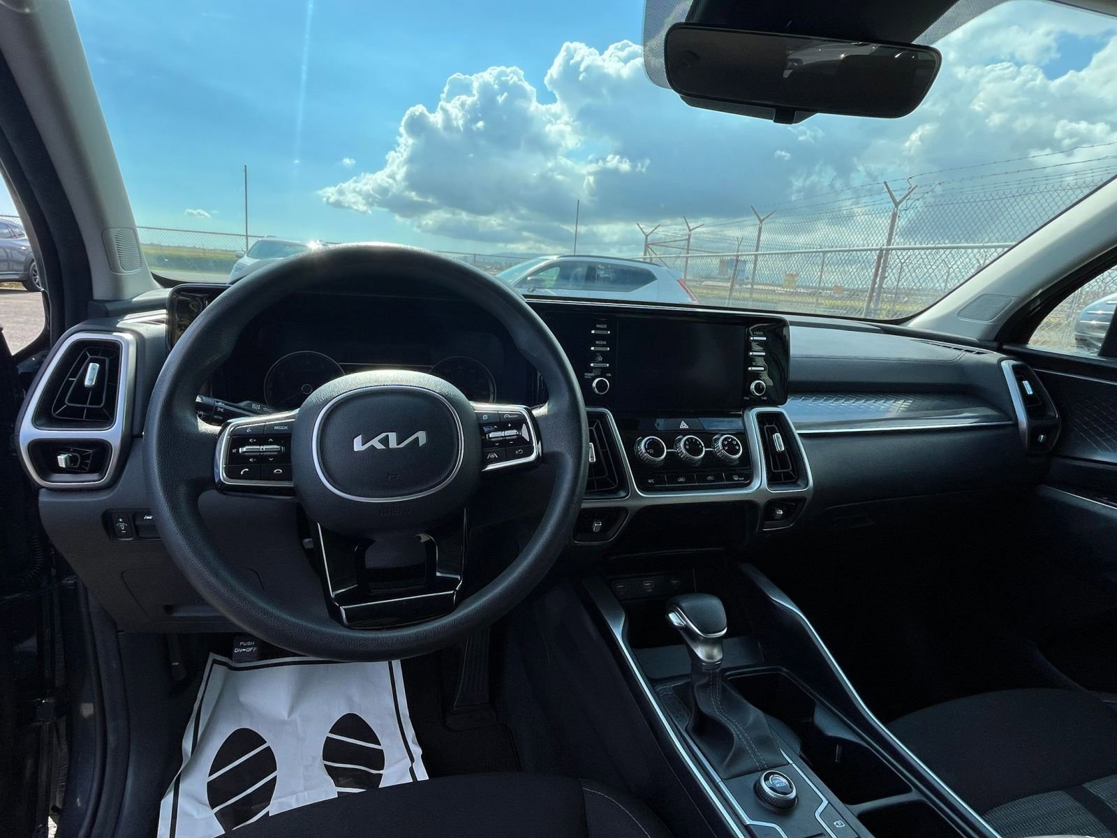 Thumbnail: 2023 Kia Sorento - 34