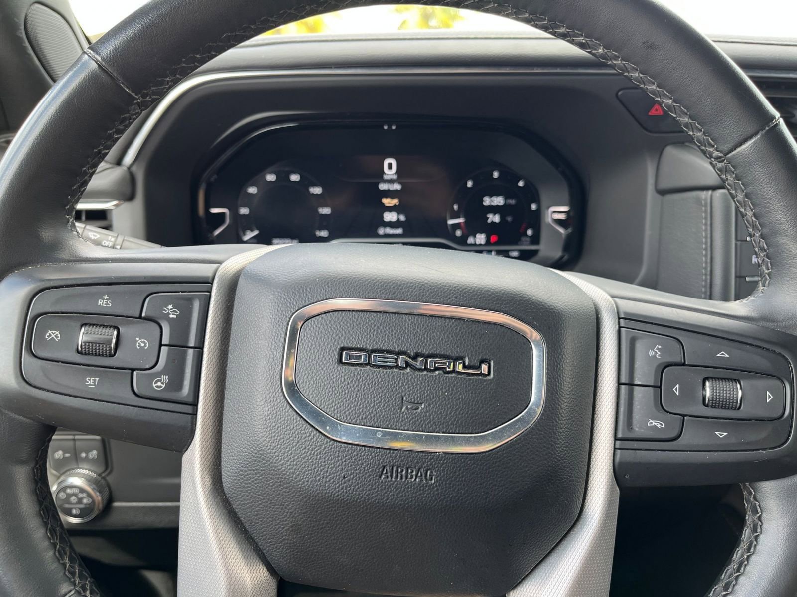 Thumbnail: 2023 GMC Yukon - 31