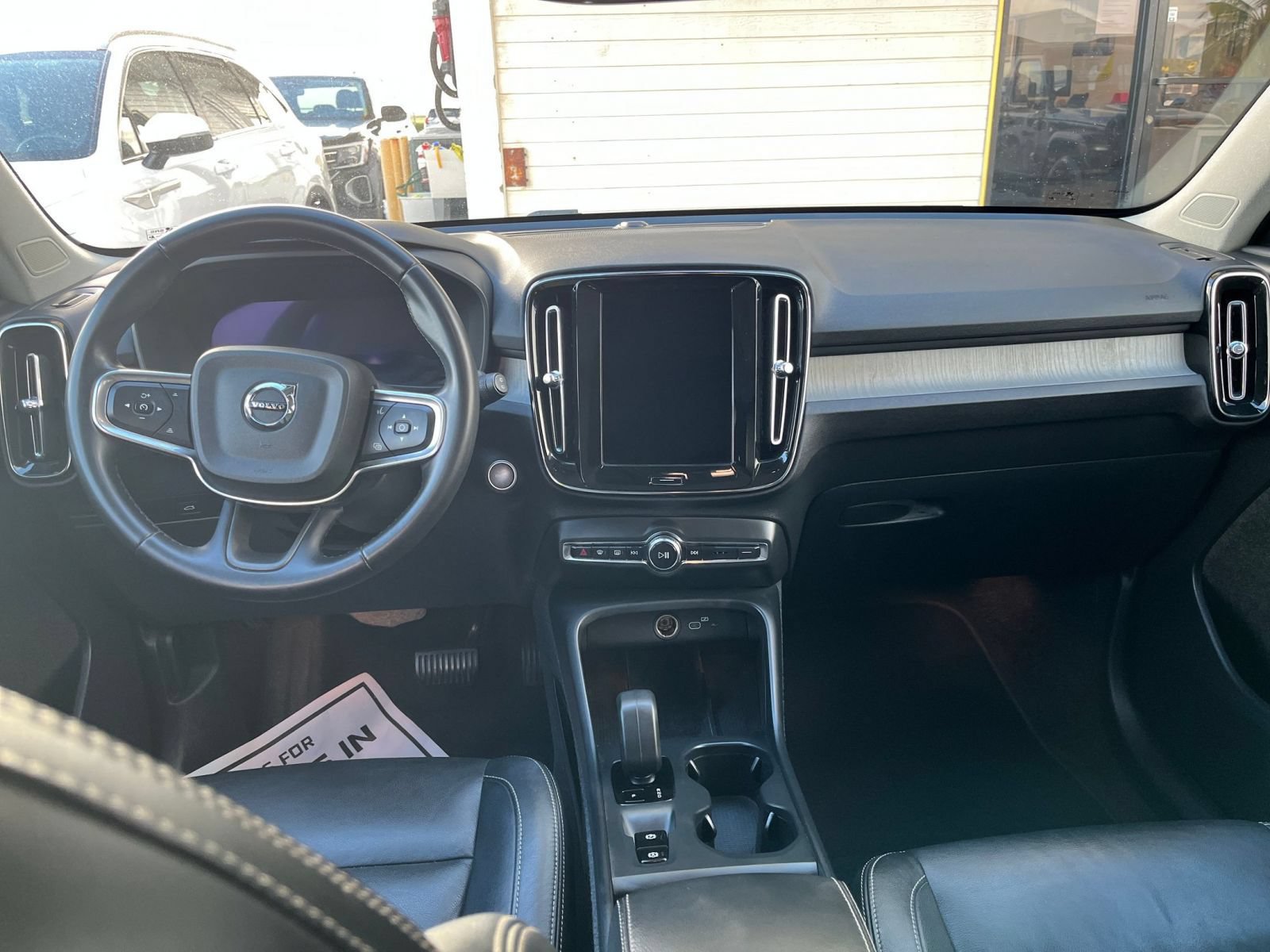 Thumbnail: 2024 Volvo XC40 - 35