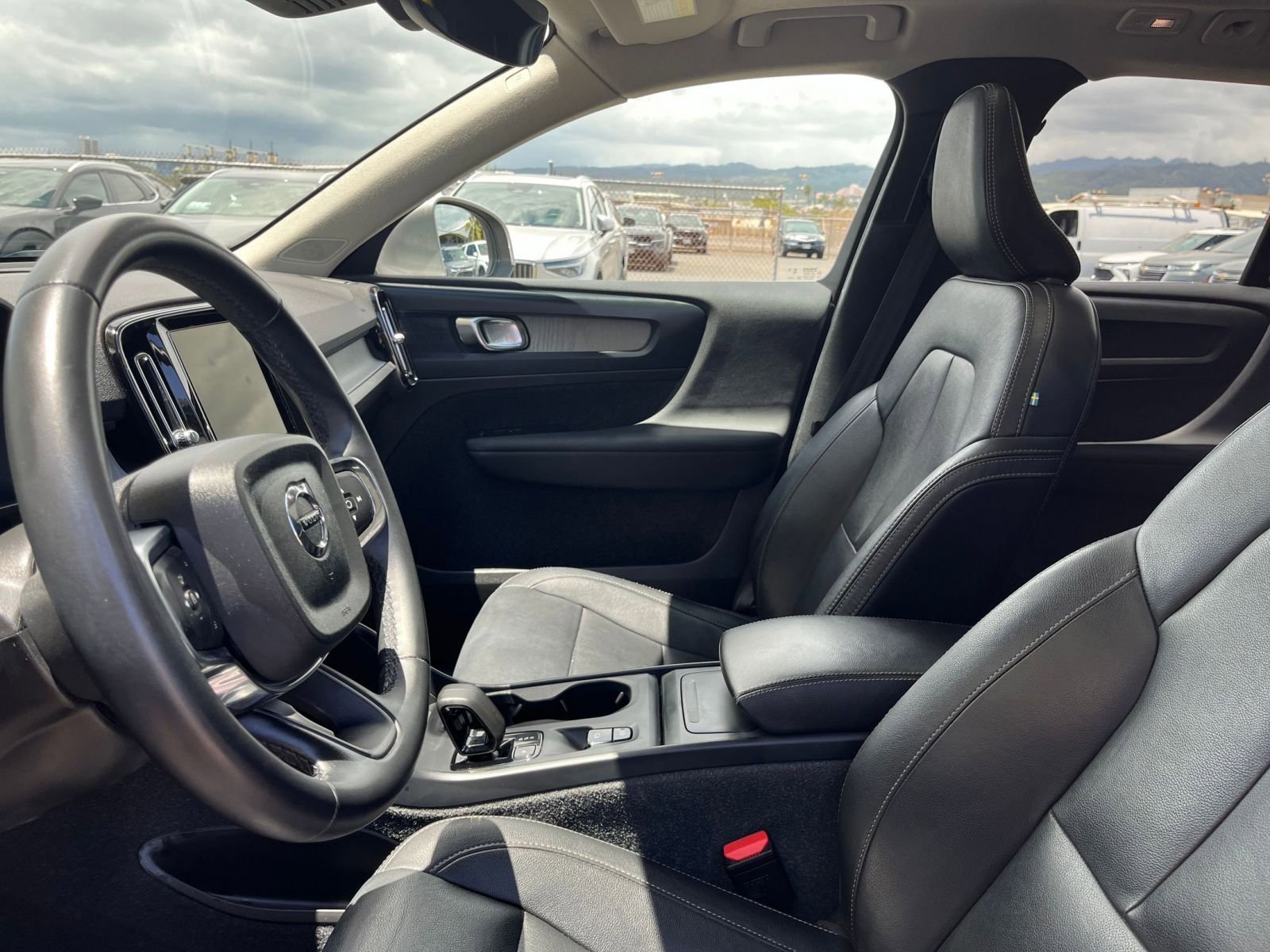 Thumbnail: 2024 Volvo XC40 - 29