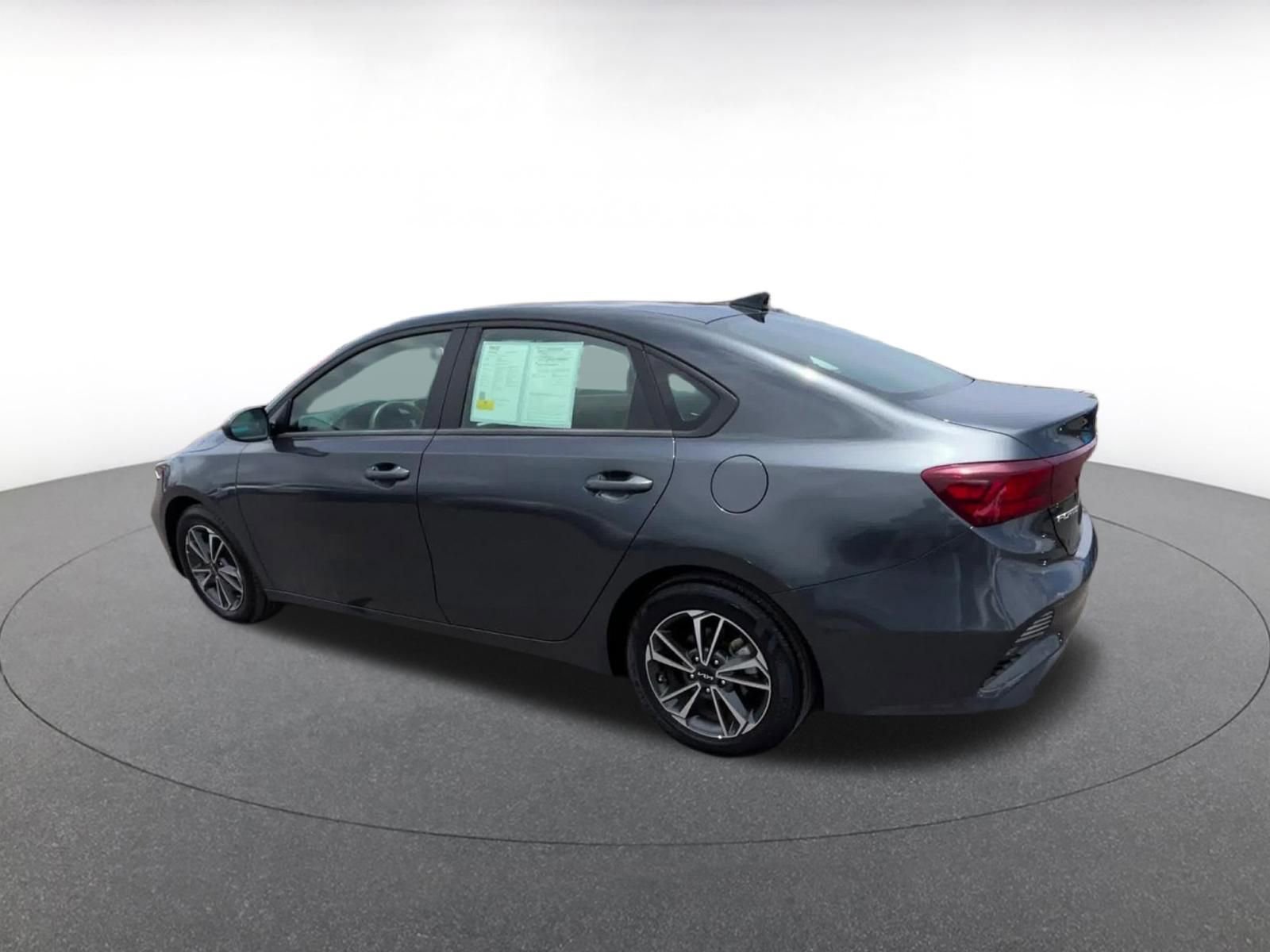 Thumbnail: 2024 Kia Forte - 10