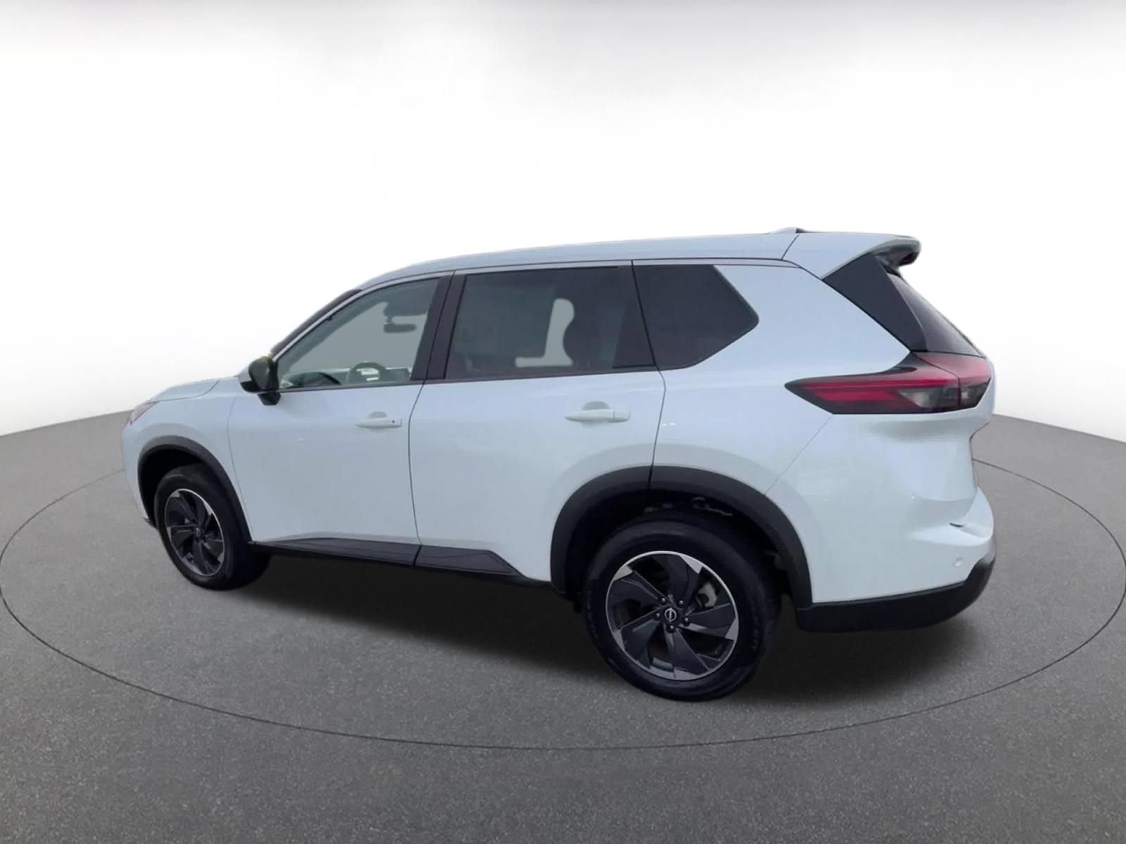Thumbnail: 2025 Nissan Rogue - 10