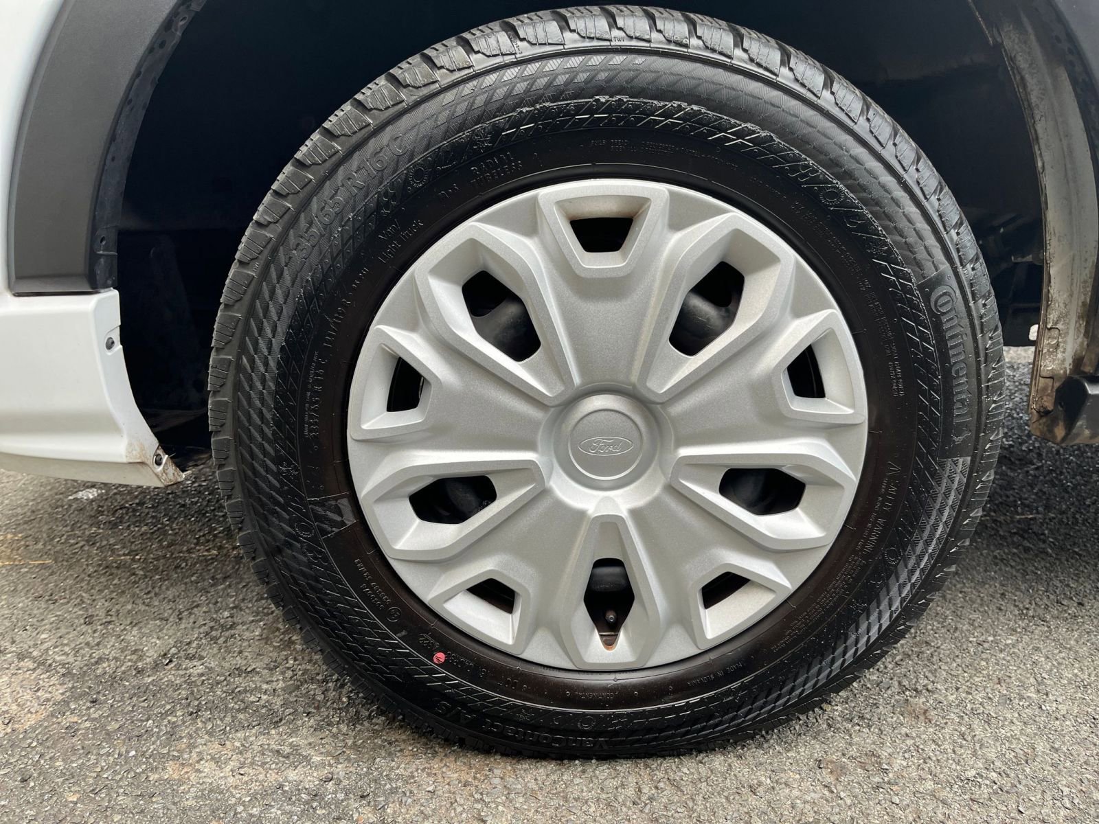 Thumbnail: 2023 Ford Econoline - 32