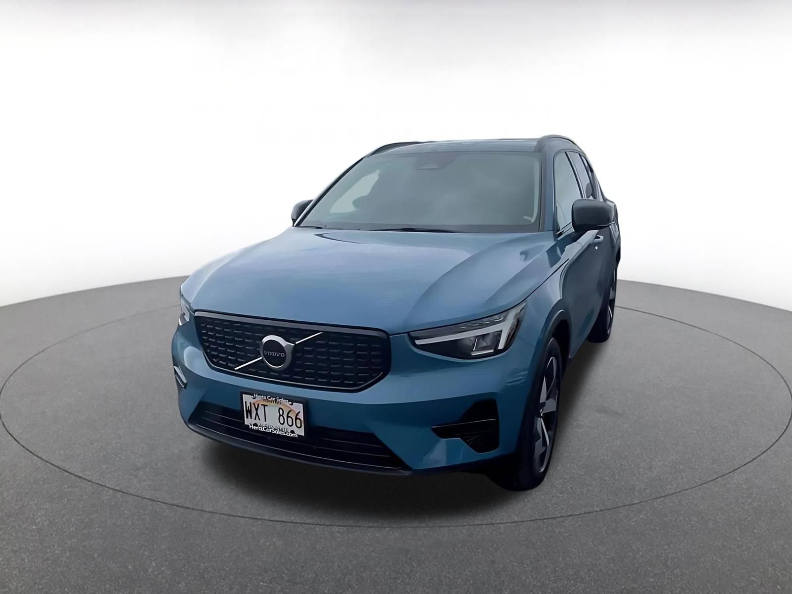 Thumbnail: 2024 Volvo XC40 - 7