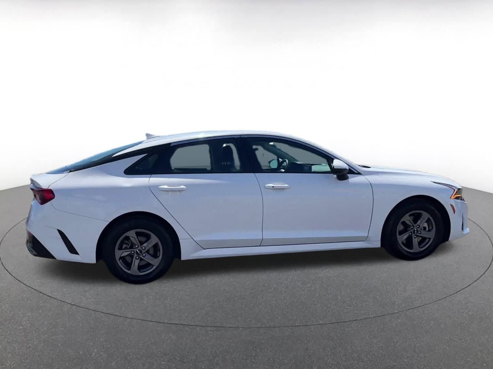 Thumbnail: 2023 Kia K5 - 15