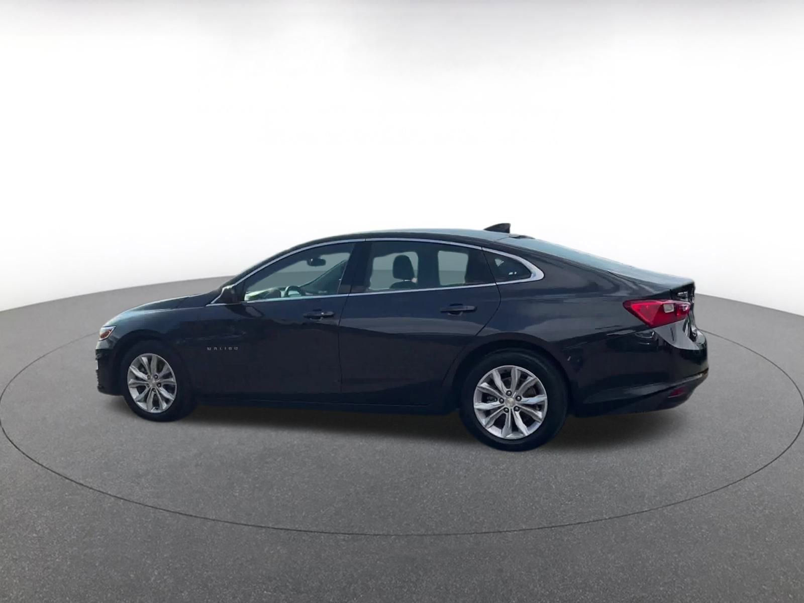 Thumbnail: 2023 Chevrolet Malibu - 9