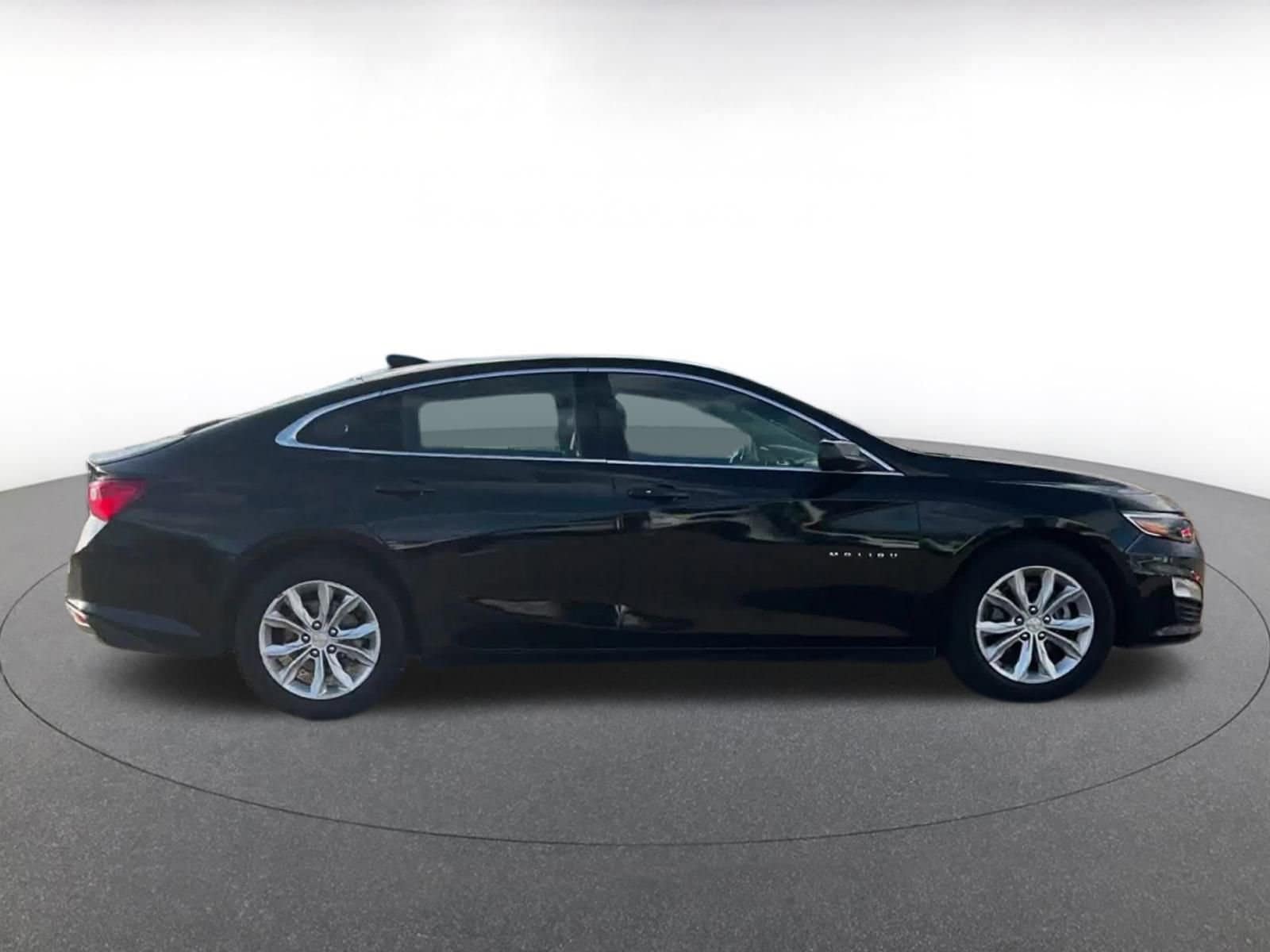 Thumbnail: 2023 Chevrolet Malibu - 16