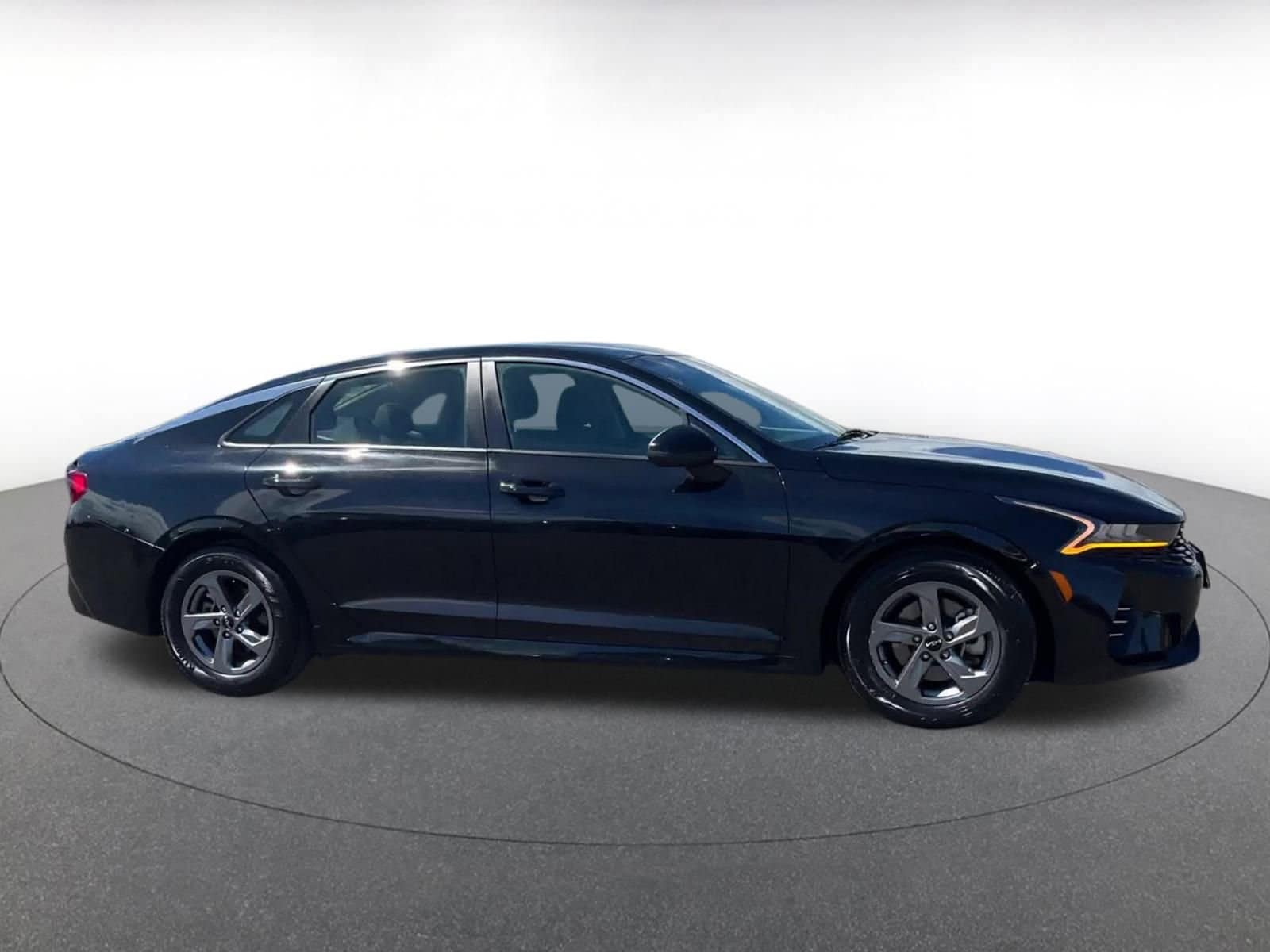 Thumbnail: 2023 Kia K5 - 16