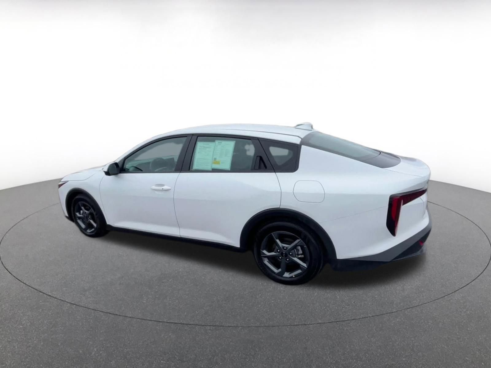 Thumbnail: 2025 Kia K4 - 10