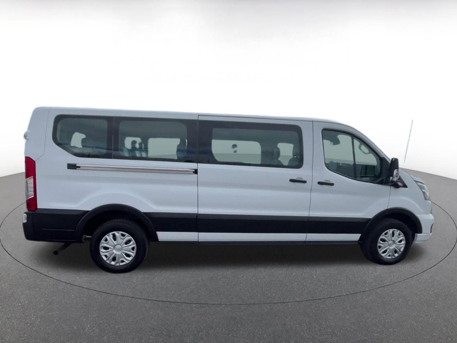 Thumbnail: 2023 Ford Econoline - 16