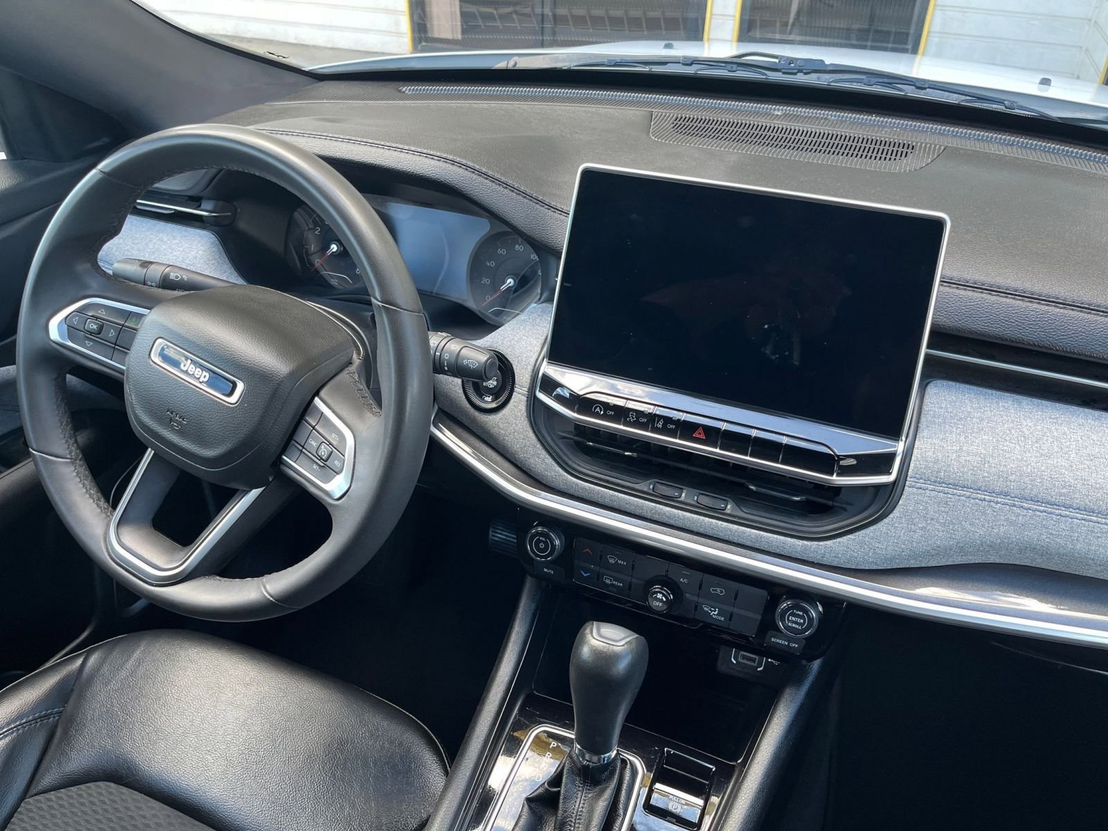 Thumbnail: 2023 Jeep Compass - 33