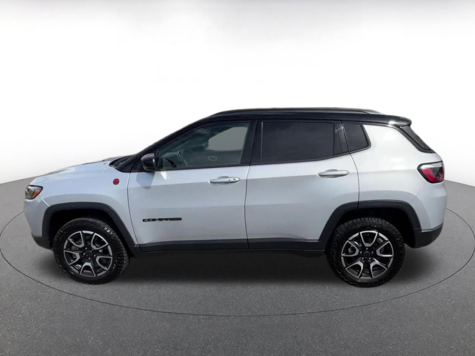 Thumbnail: 2025 Jeep Compass - 9