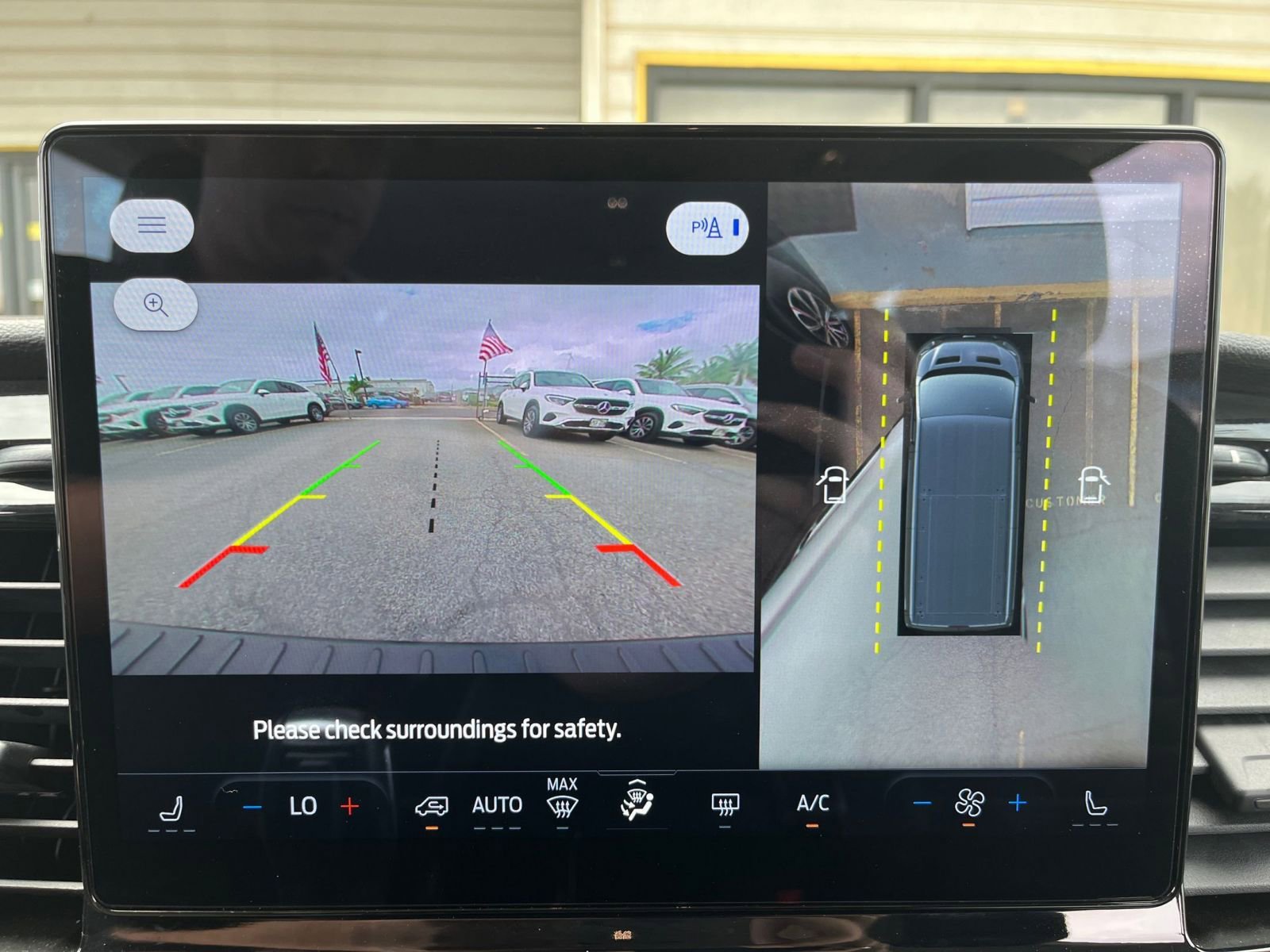 Thumbnail: 2023 Ford Econoline - 25