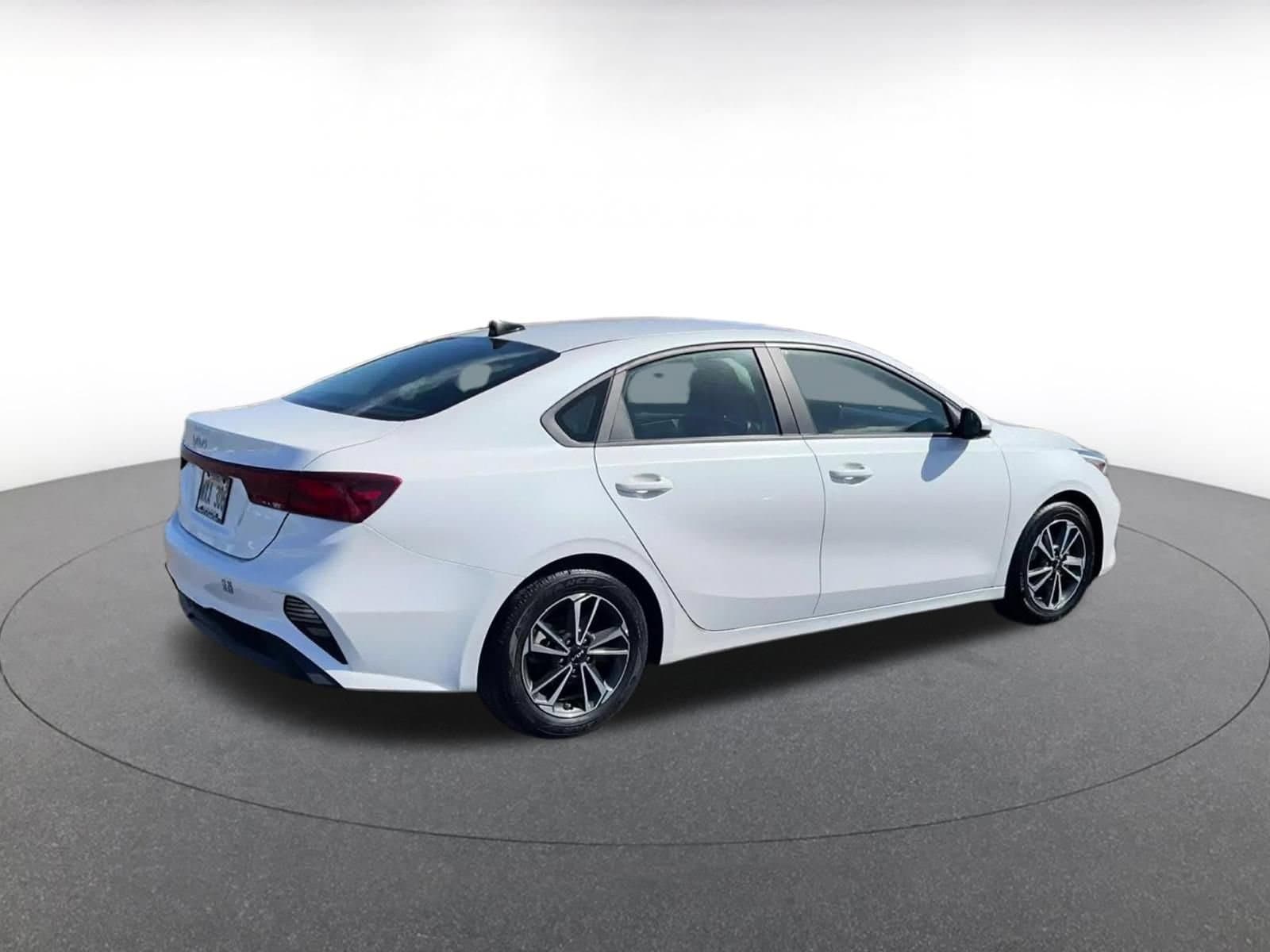 Thumbnail: 2024 Kia Forte - 15