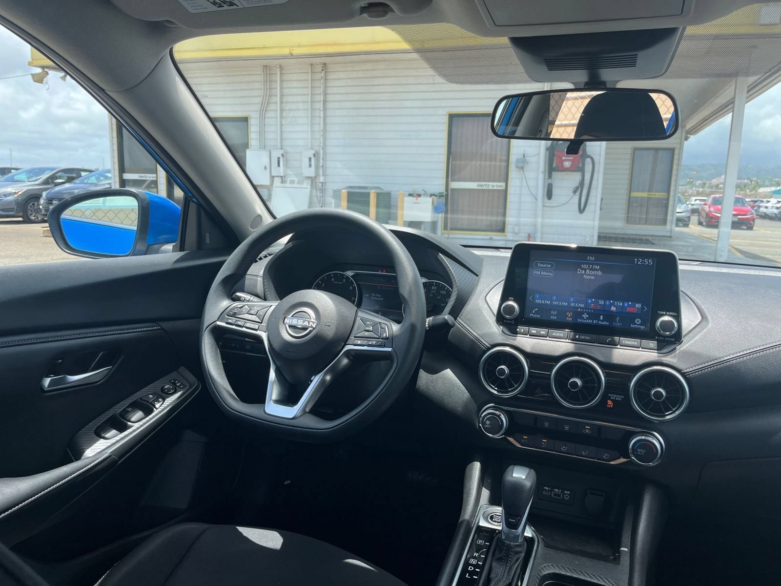 Thumbnail: 2025 Nissan Sentra - 32