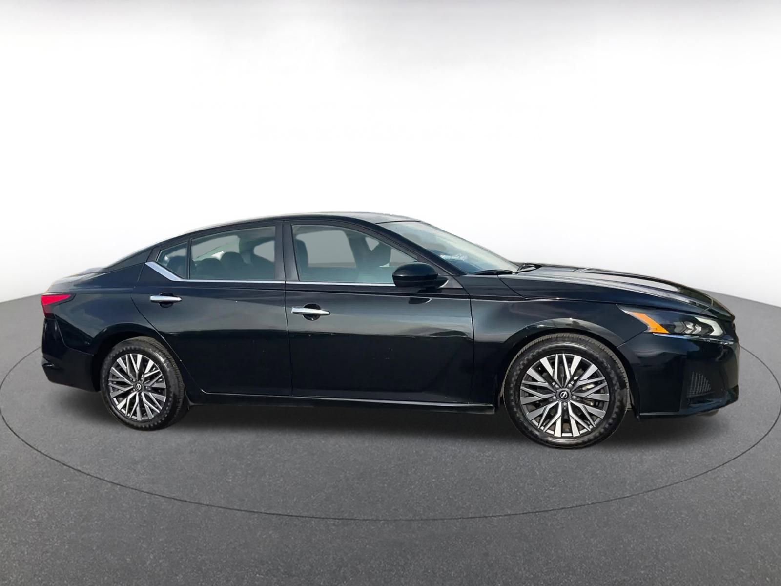 Thumbnail: 2023 Nissan Altima - 16