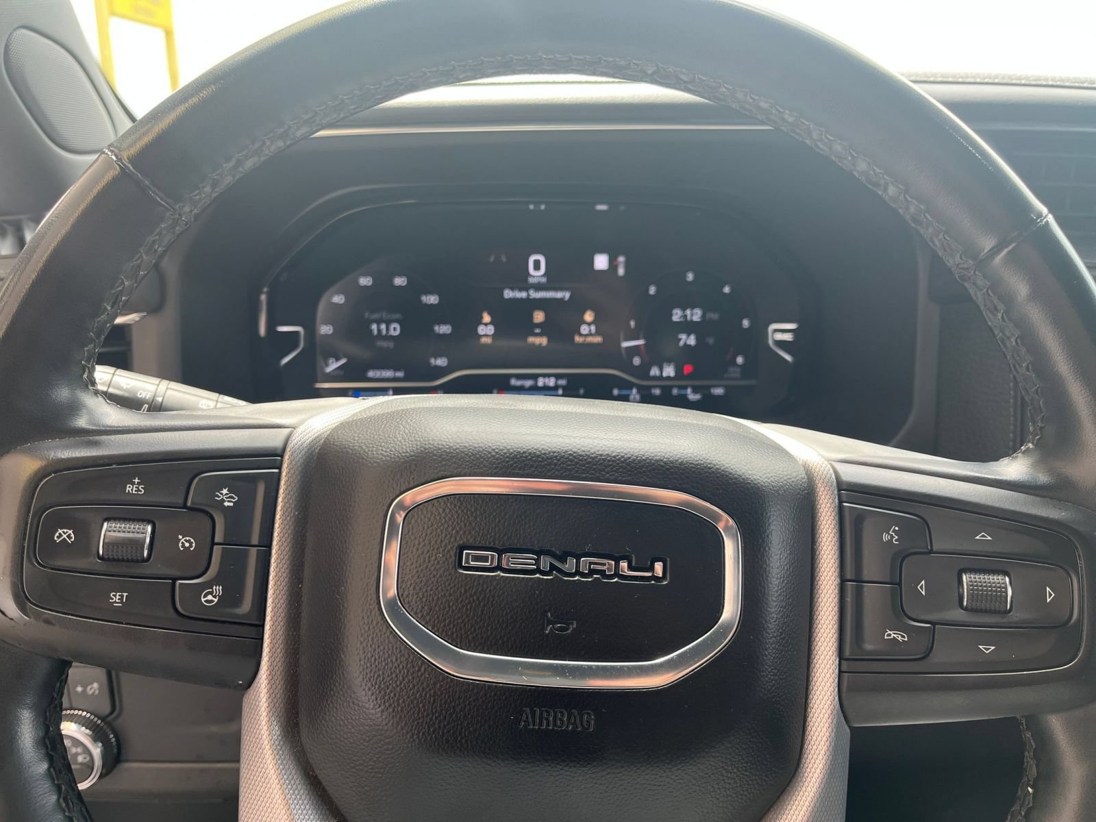 Thumbnail: 2023 GMC Yukon - 28