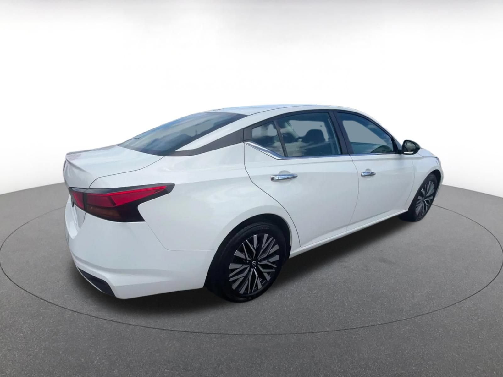 Thumbnail: 2025 Nissan Altima - 15