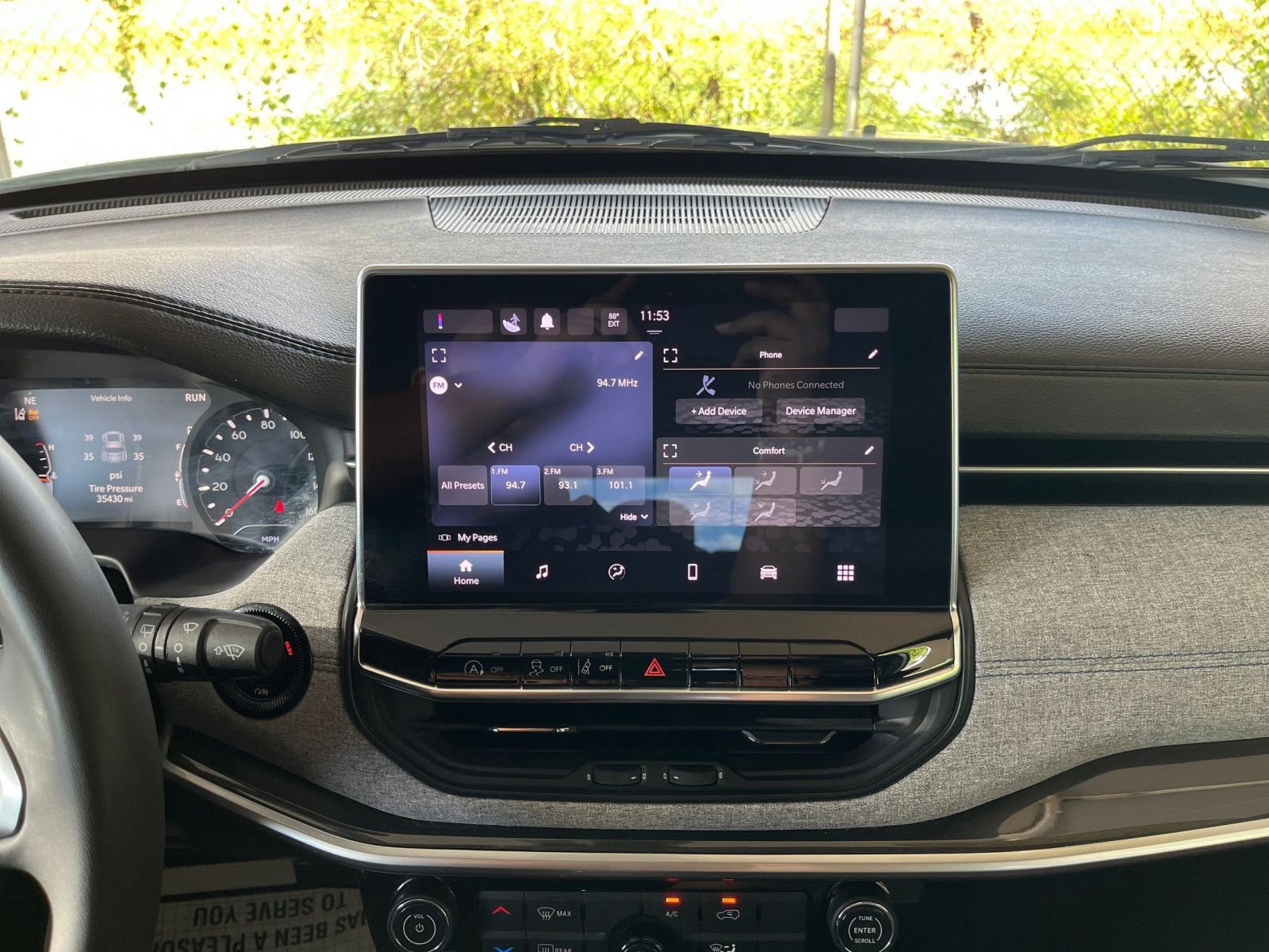 Thumbnail: 2023 Jeep Compass - 18