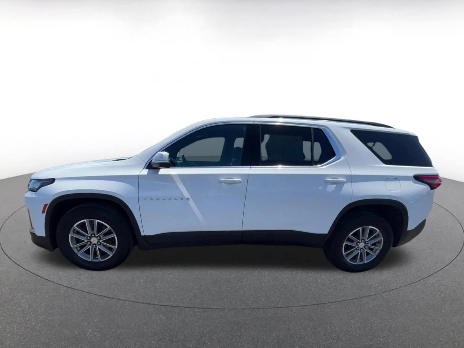 Thumbnail: 2023 Chevrolet Traverse - 9