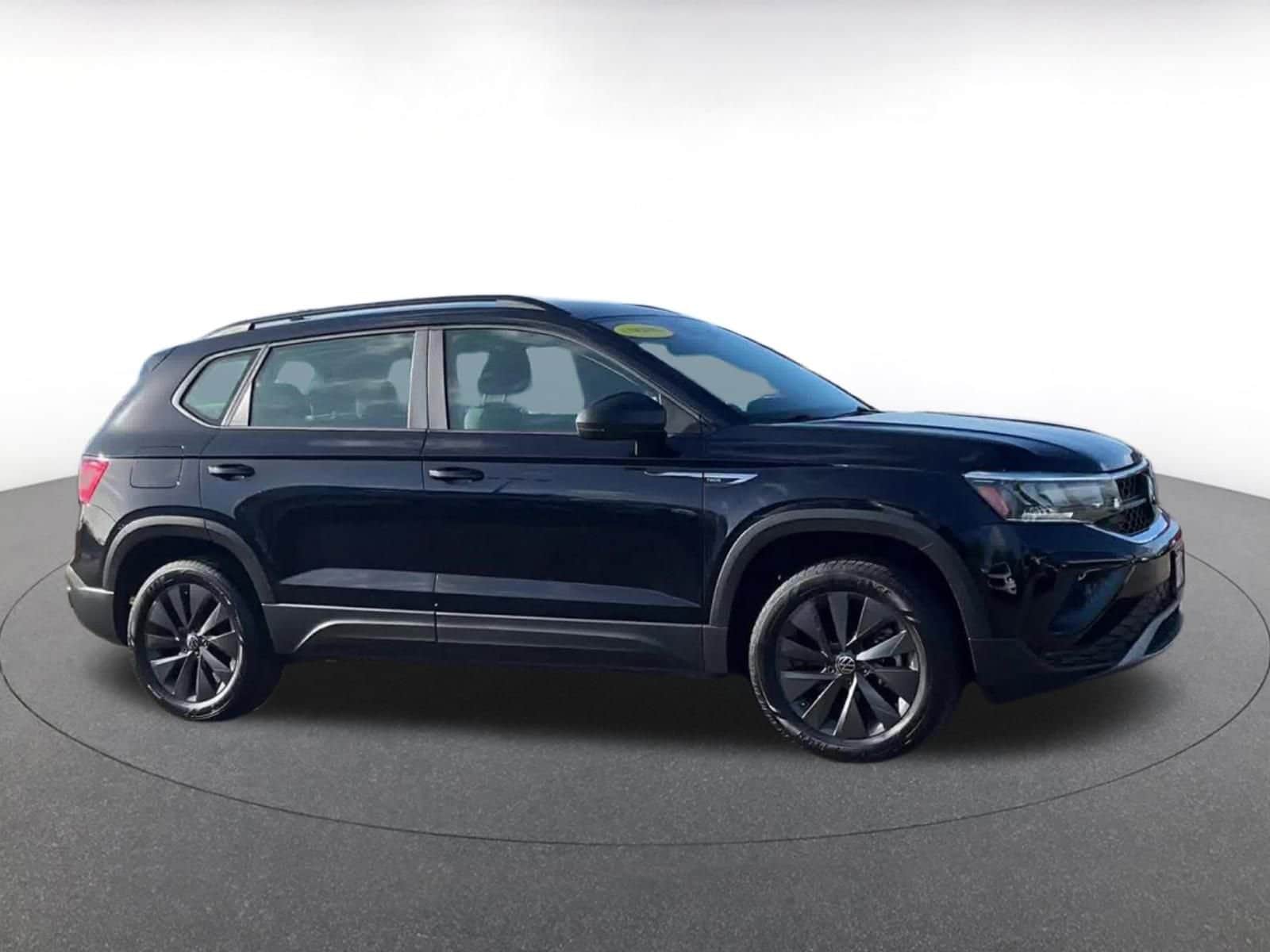 Thumbnail: 2024 Volkswagen Taos - 16