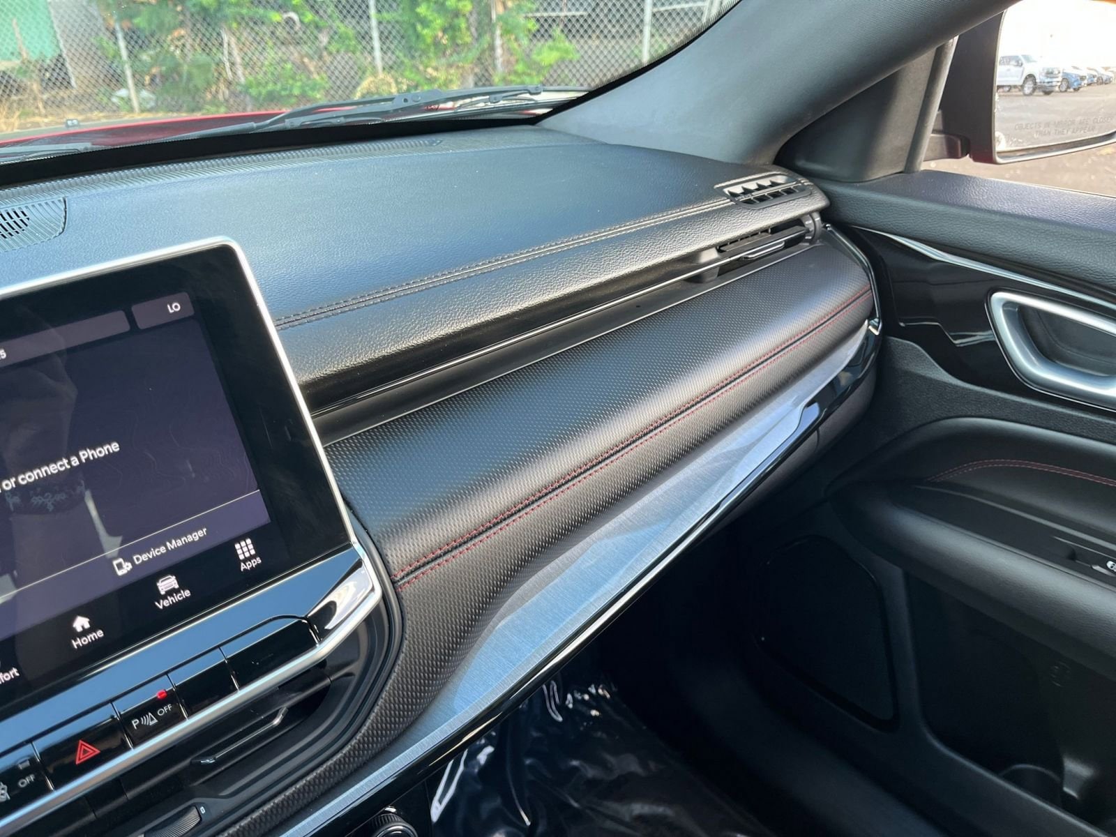 Thumbnail: 2023 Jeep Compass - 34