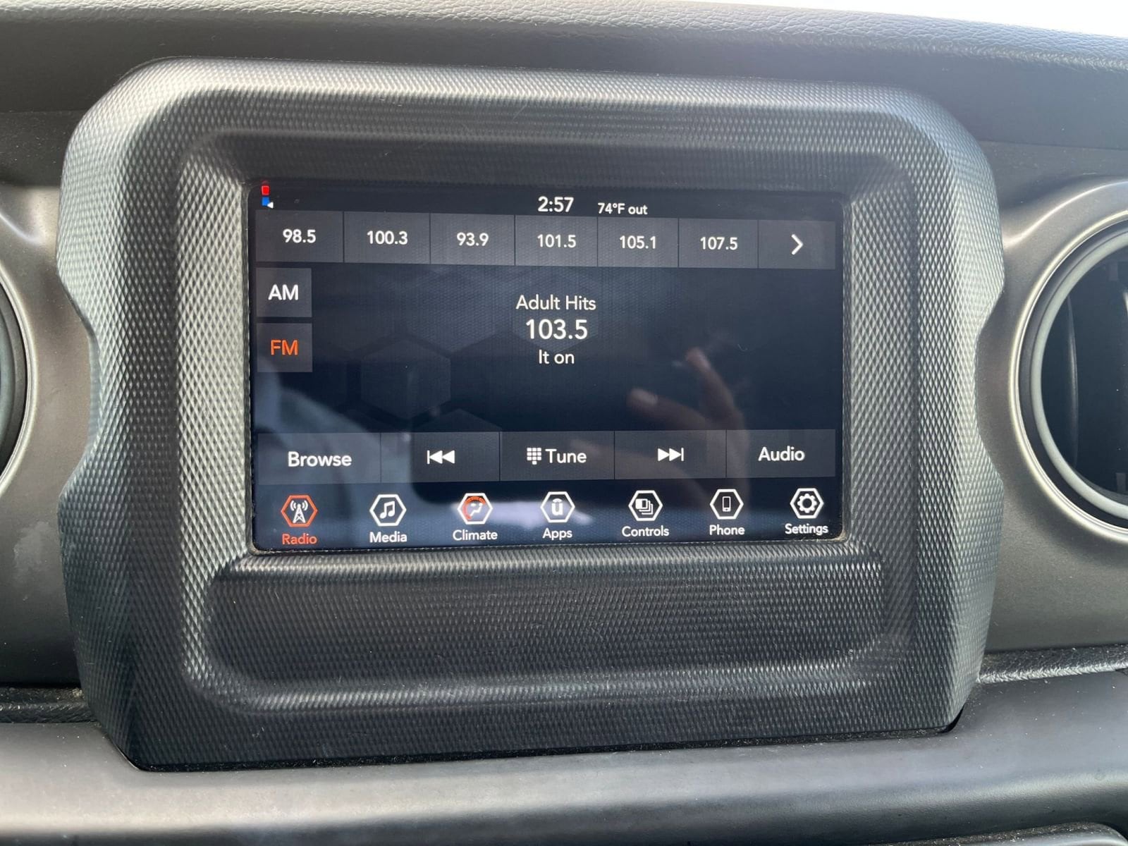 Thumbnail: 2023 Jeep Wrangler - 21