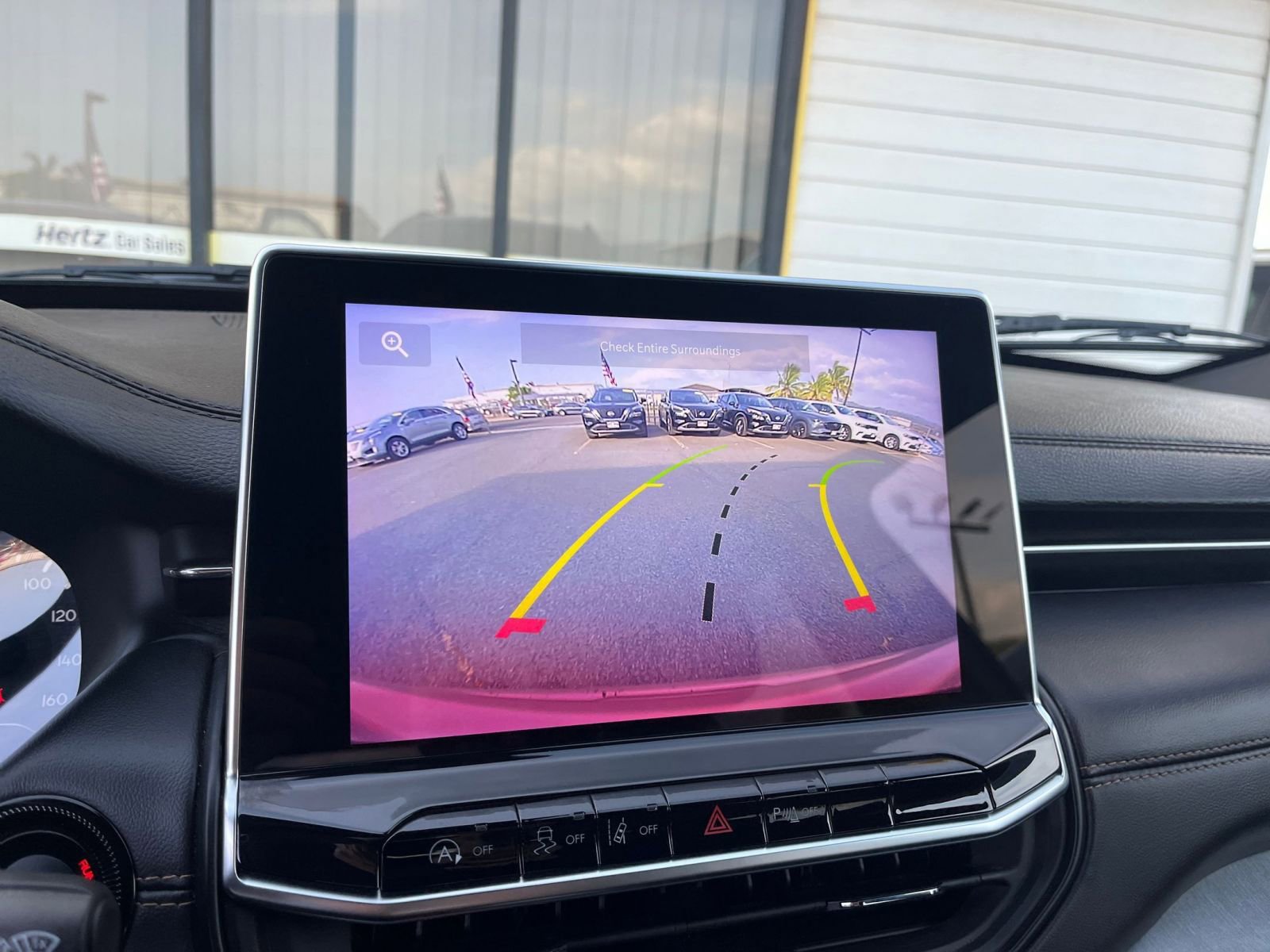 Thumbnail: 2023 Jeep Compass - 17