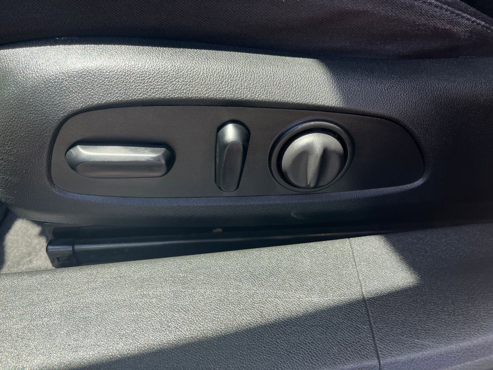 Thumbnail: 2023 Chevrolet Malibu - 22