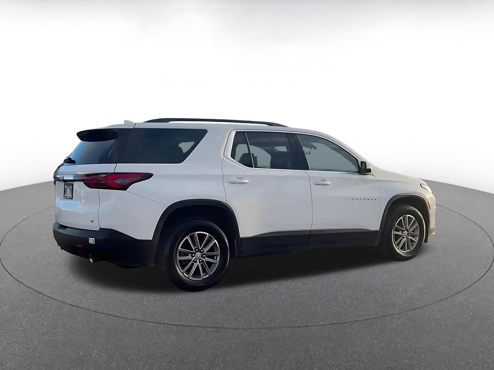 Thumbnail: 2023 Chevrolet Traverse - 15