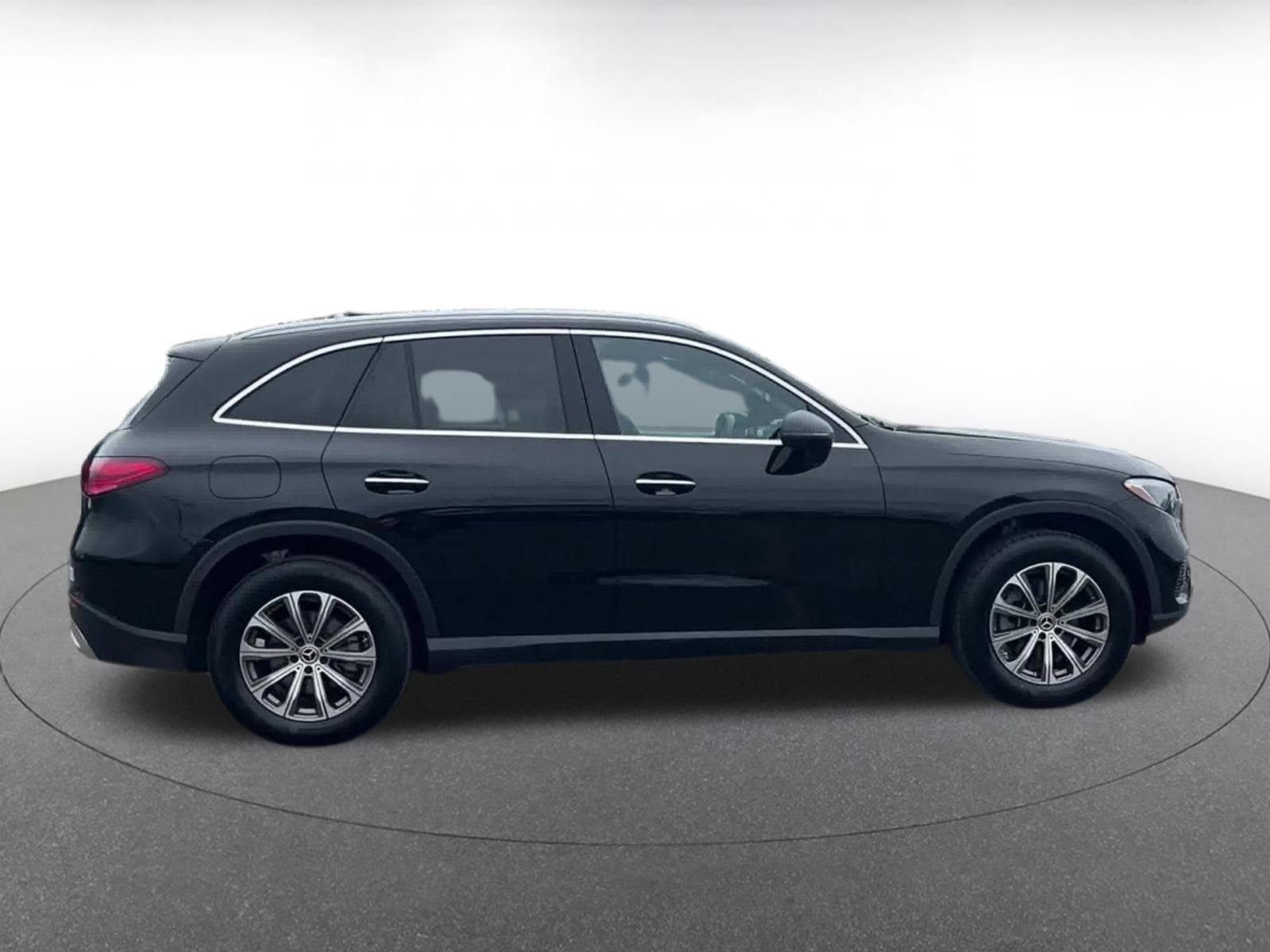 Thumbnail: 2024 Mercedes-Benz GLC - 16