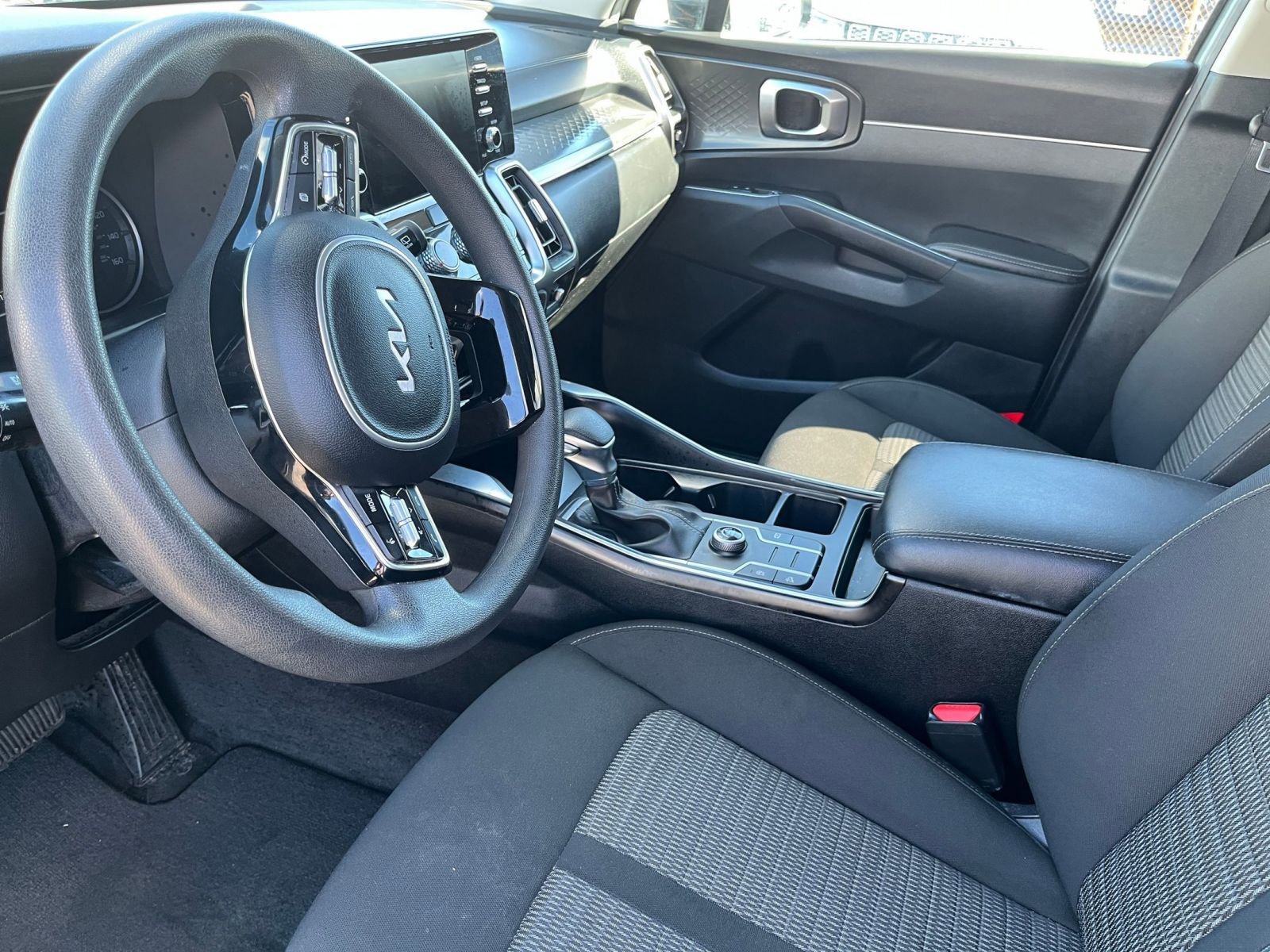 Thumbnail: 2023 Kia Sorento - 35