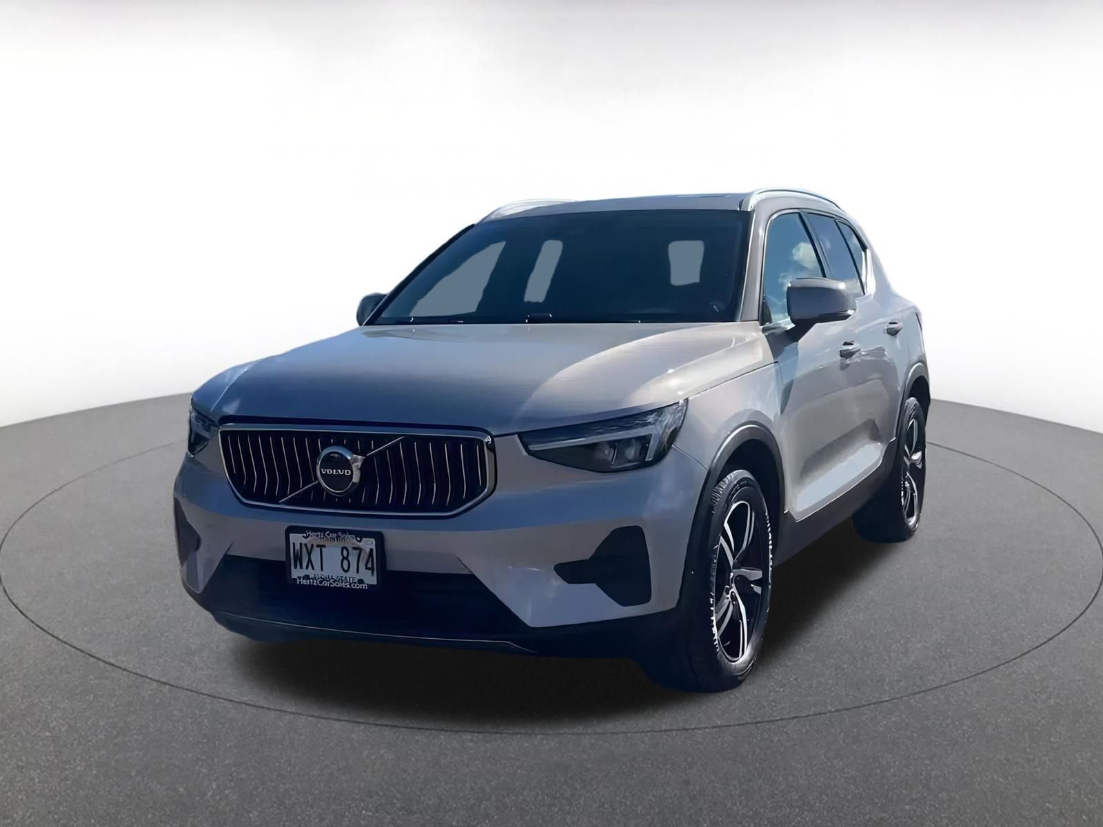 Thumbnail: 2024 Volvo XC40 - 4