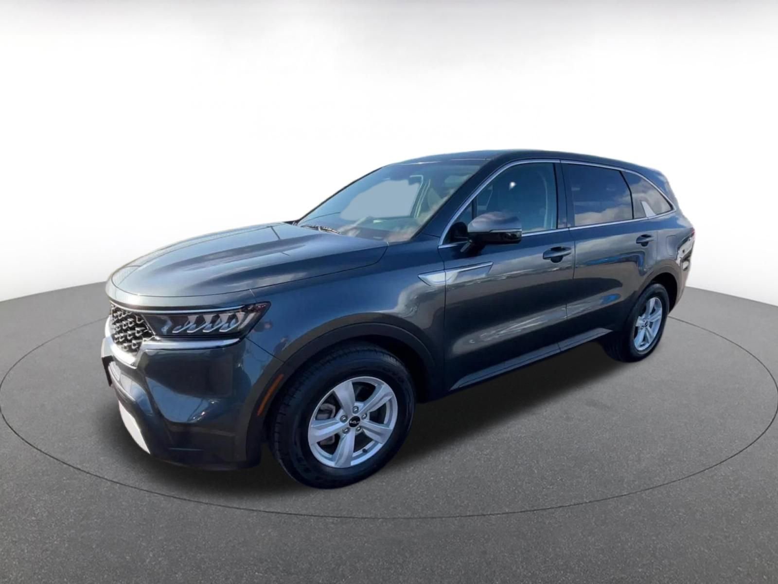 Thumbnail: 2023 Kia Sorento - 8