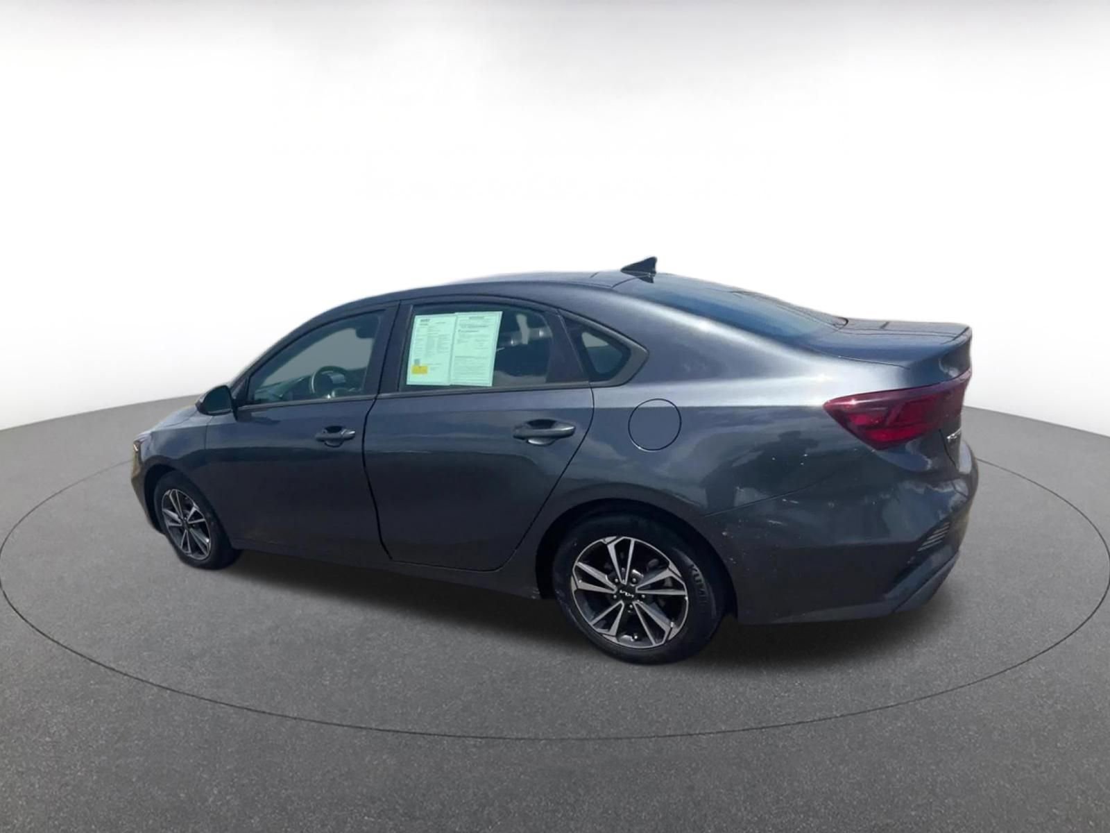 Thumbnail: 2024 Kia Forte - 10