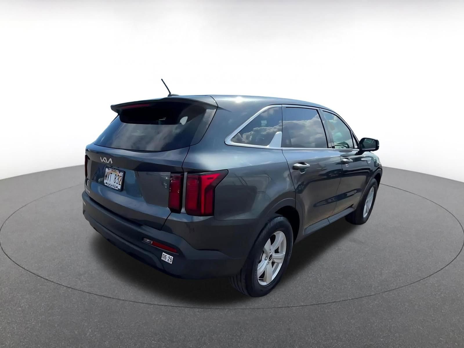 Thumbnail: 2023 Kia Sorento - 15