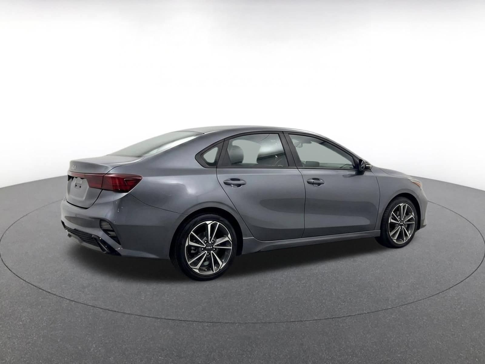 Thumbnail: 2024 Kia Forte - 9