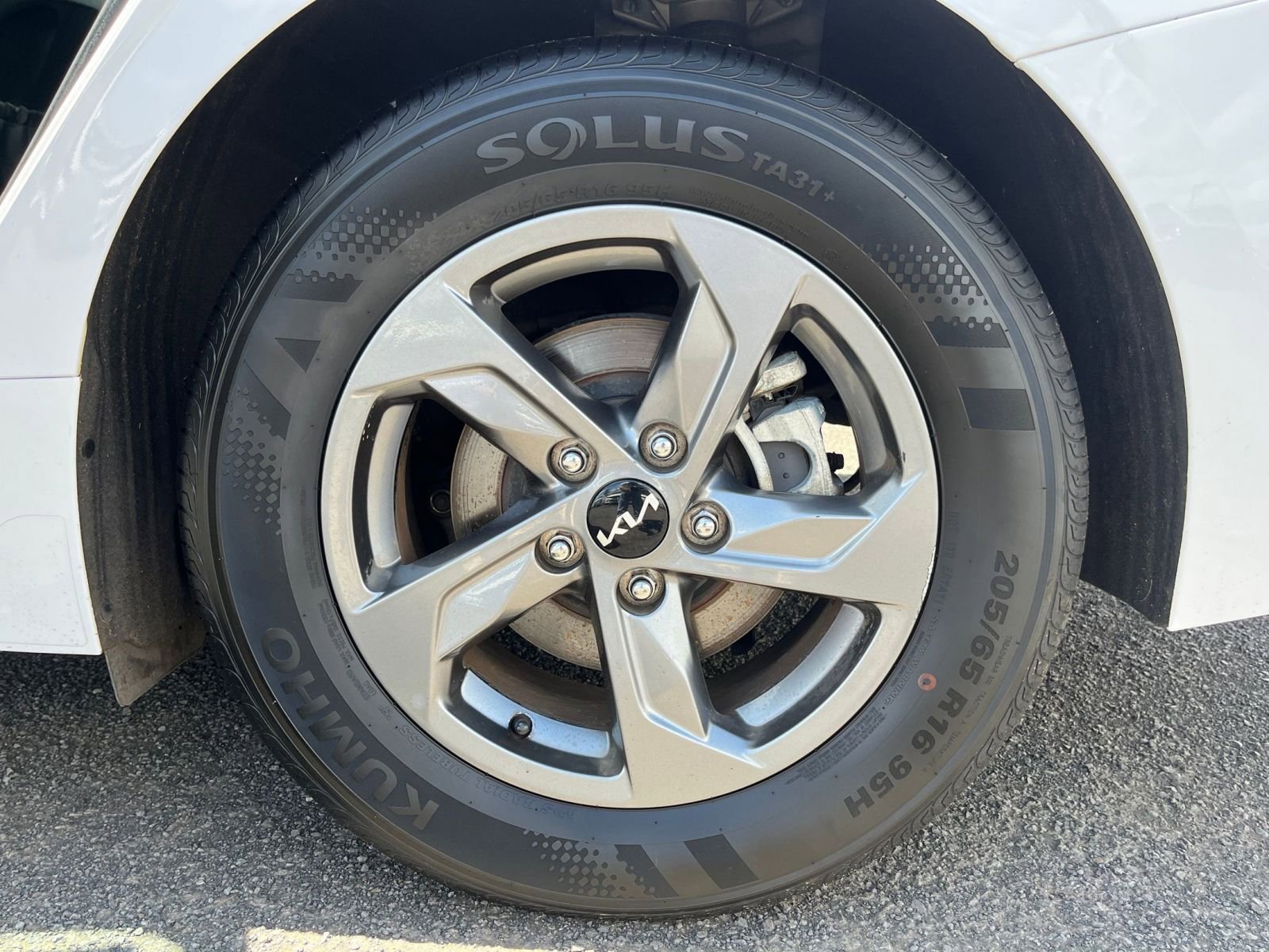 Thumbnail: 2023 Kia K5 - 28