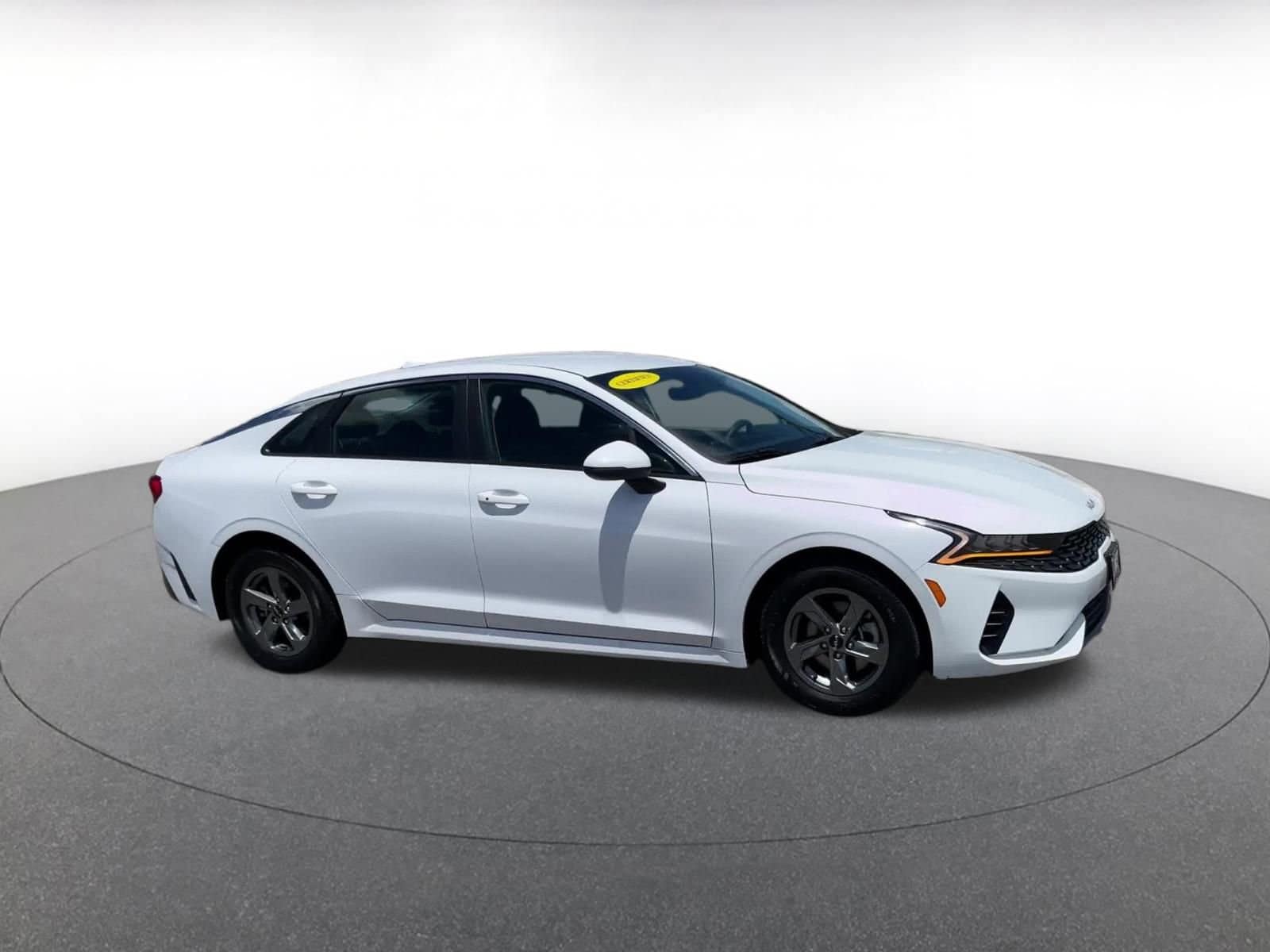 Thumbnail: 2023 Kia K5 - 2