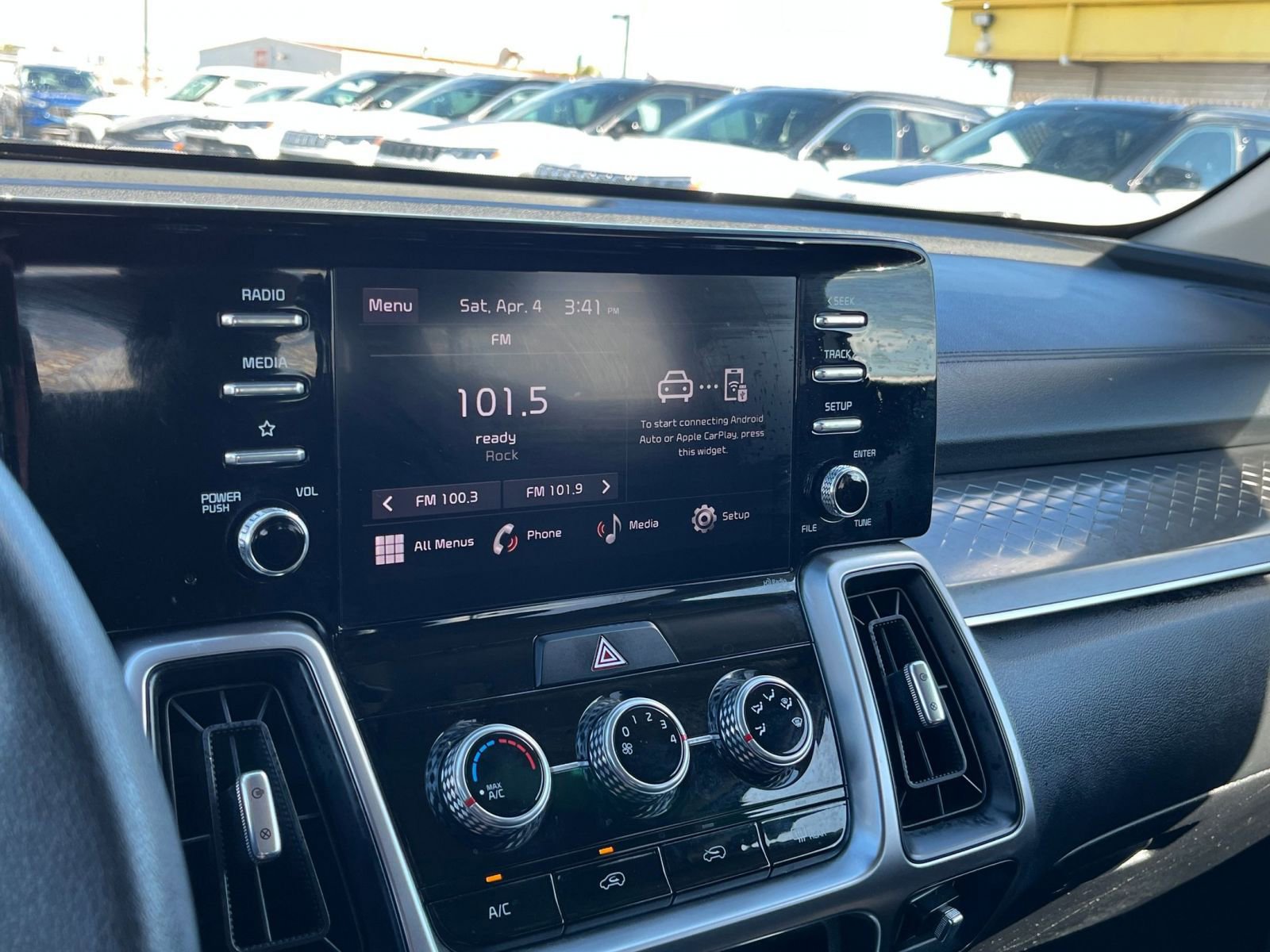 Thumbnail: 2023 Kia Sorento - 20