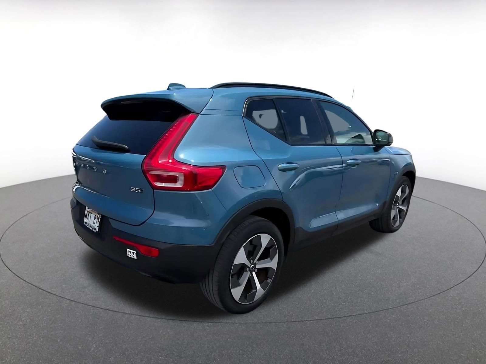 Thumbnail: 2024 Volvo XC40 - 14