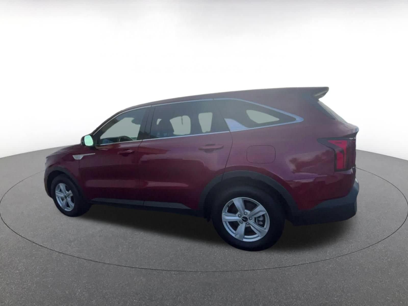 Thumbnail: 2023 Kia Sorento - 8