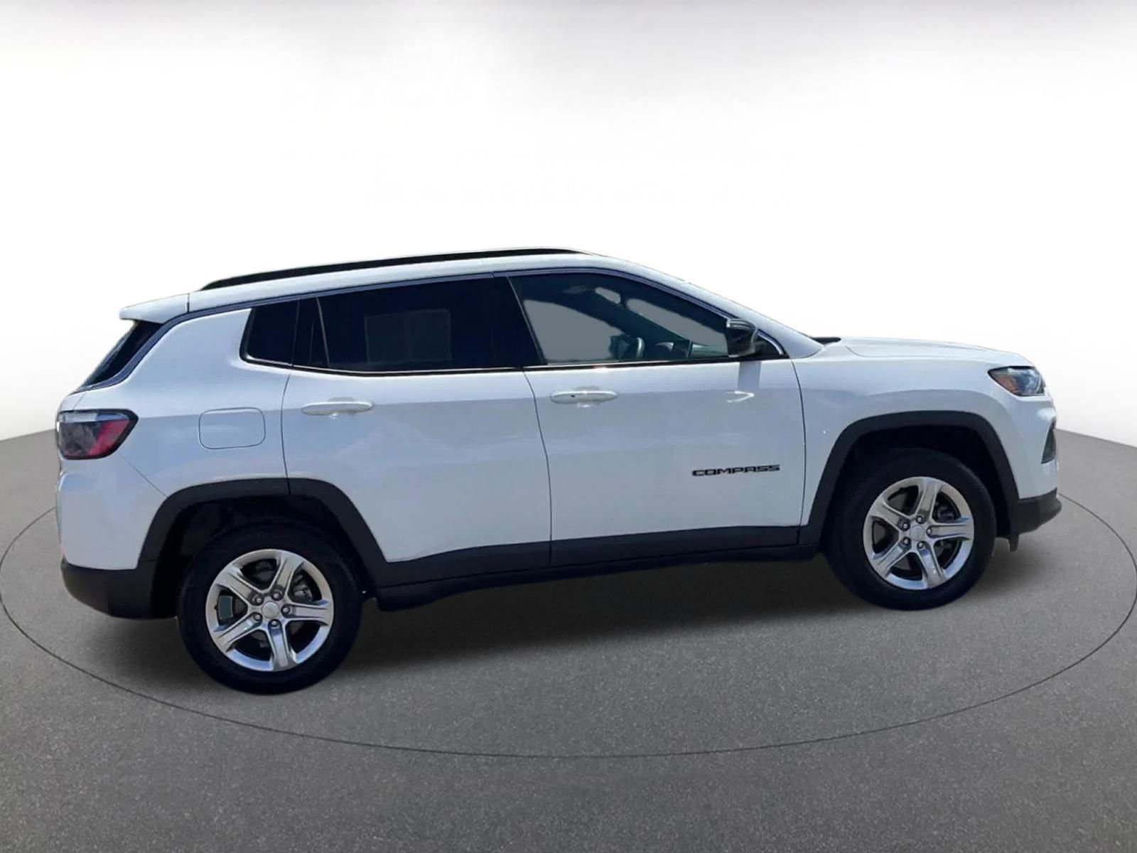 Thumbnail: 2023 Jeep Compass - 16