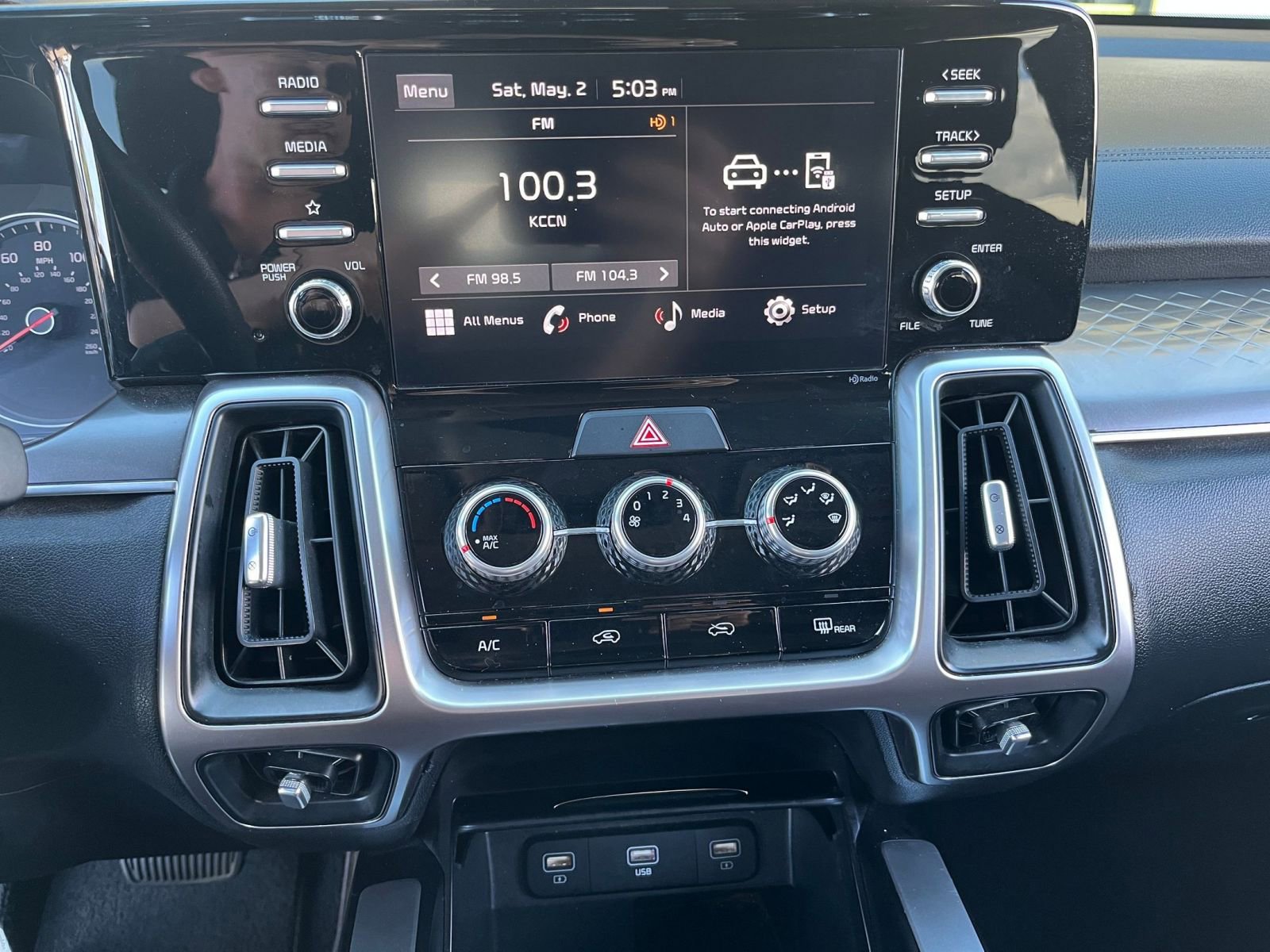 Thumbnail: 2023 Kia Sorento - 17