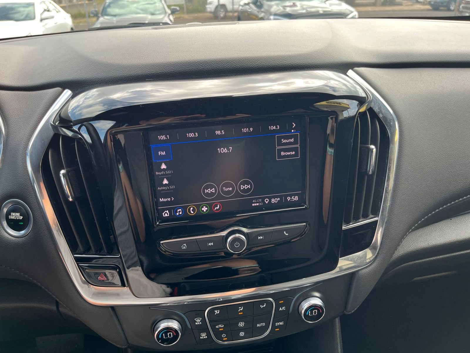 Thumbnail: 2023 Chevrolet Traverse - 17